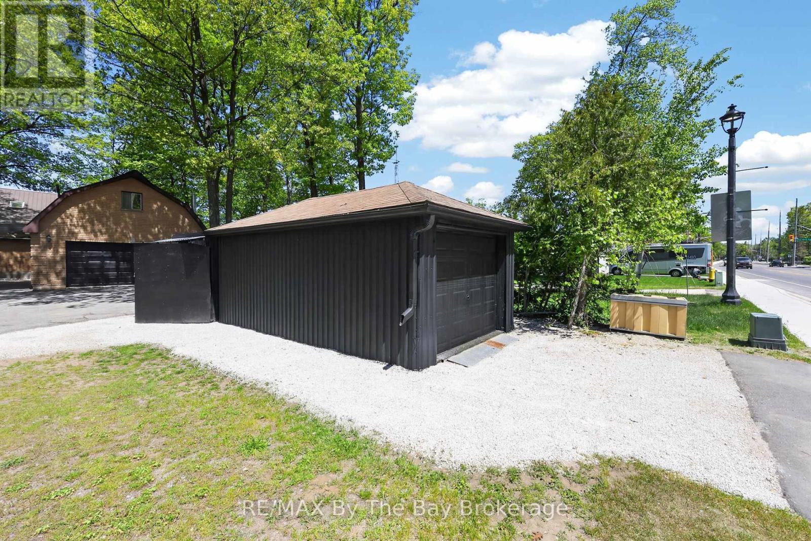 1416 RIVER ROAD W - 50