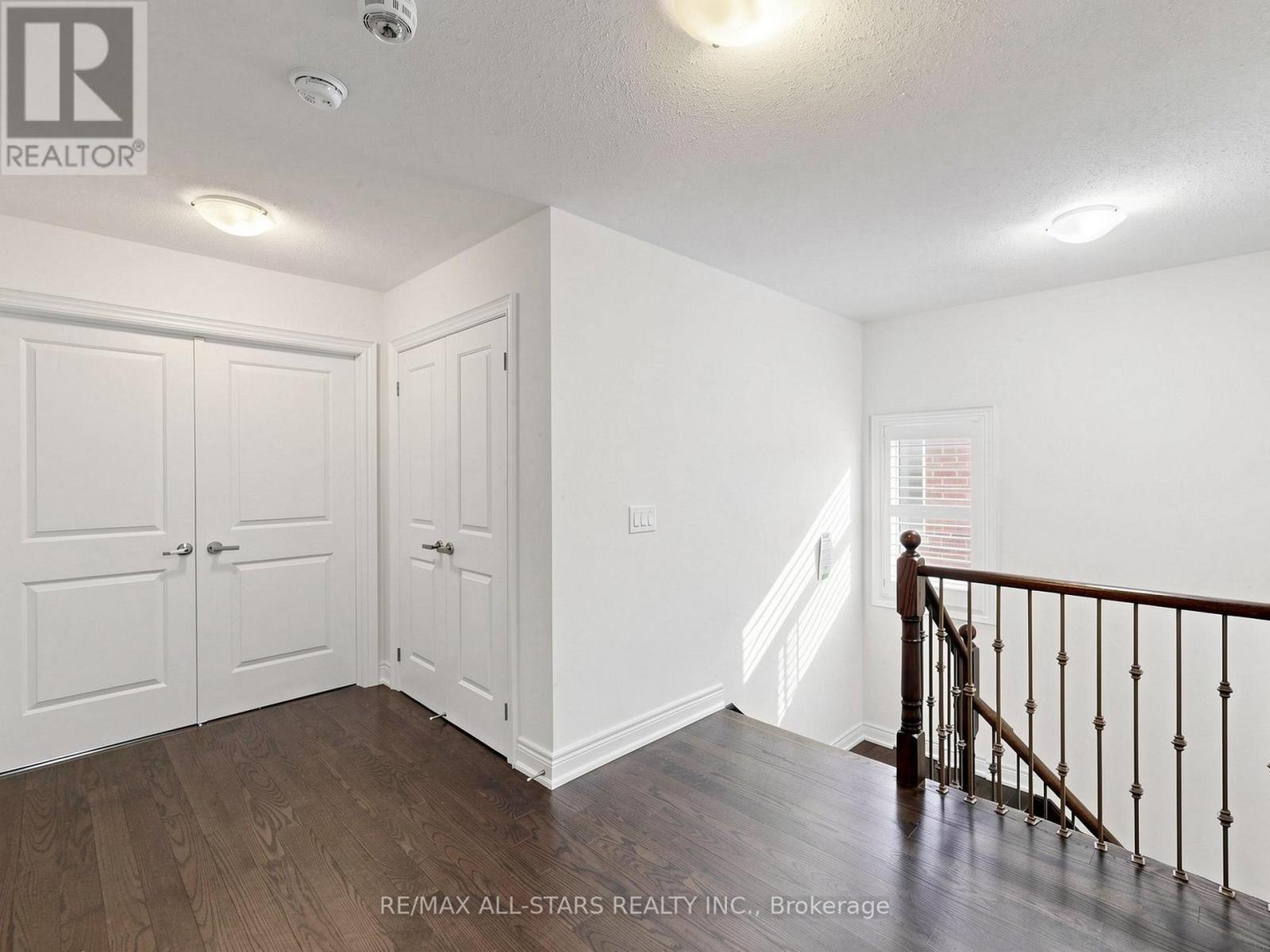 29 MONDIAL CRESCENT - 13