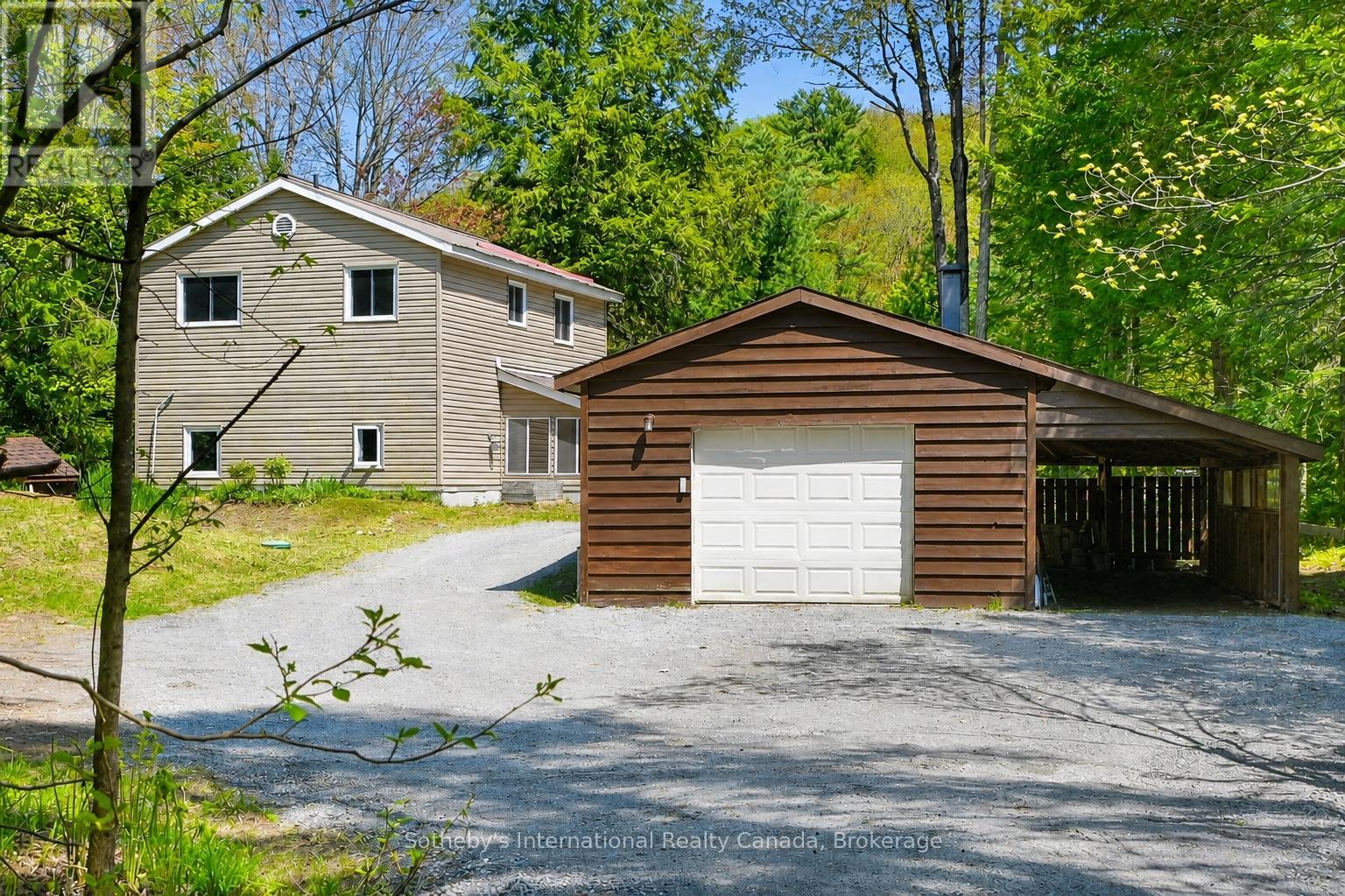 1072 HOLIDAY PARK DRIVE - 32