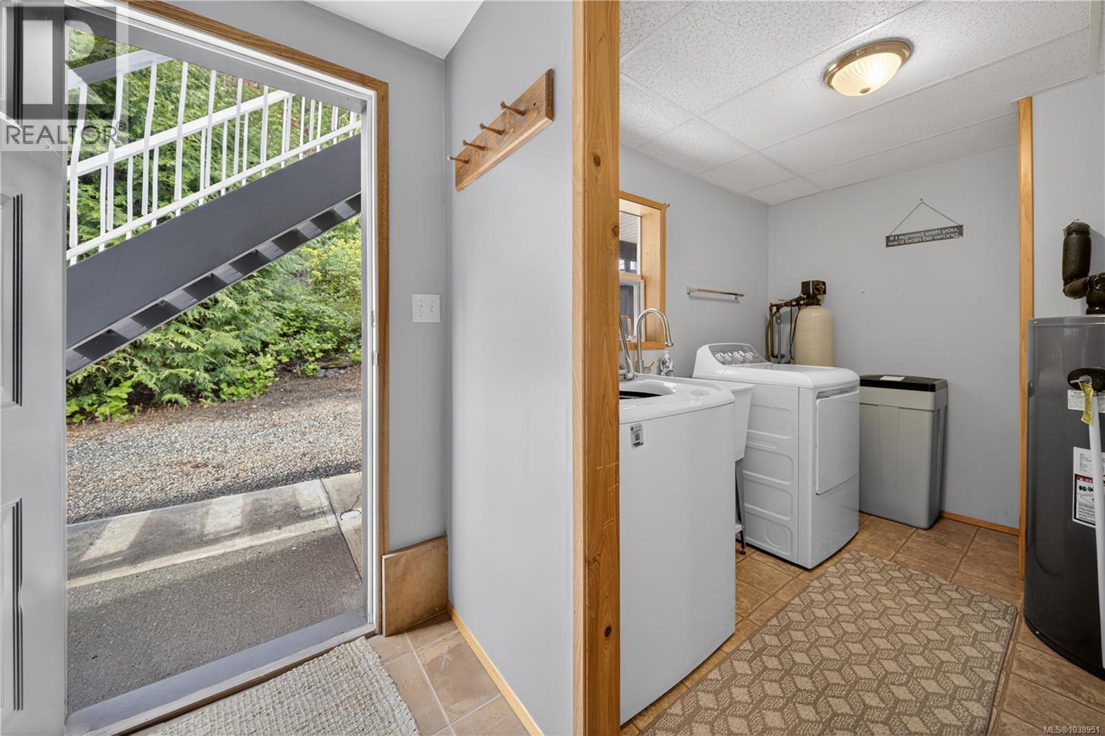 1751 Burnham Rd - 35
