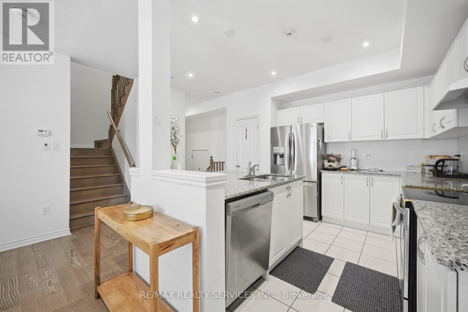 #48 65 ARMDALE ROAD - Image 10
