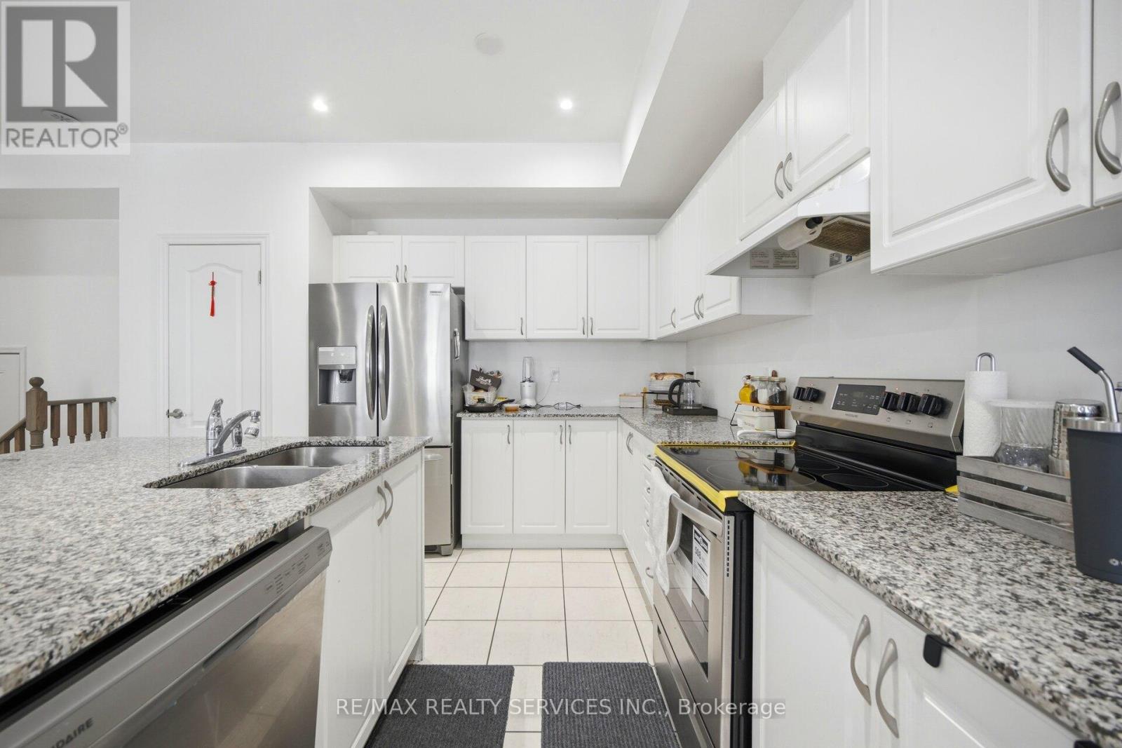 #48 65 ARMDALE ROAD - Image 11