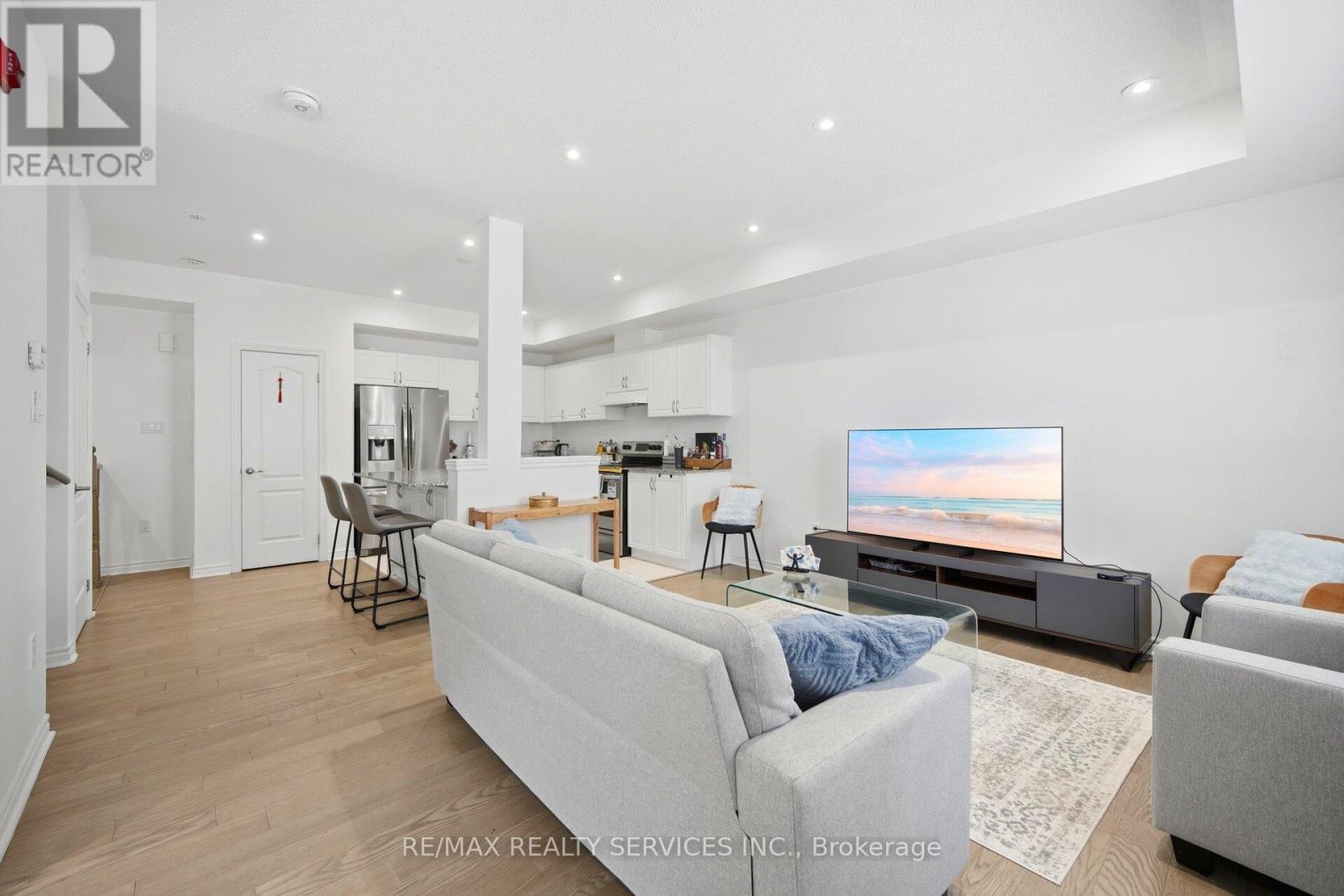 #48 65 ARMDALE ROAD - Image 14