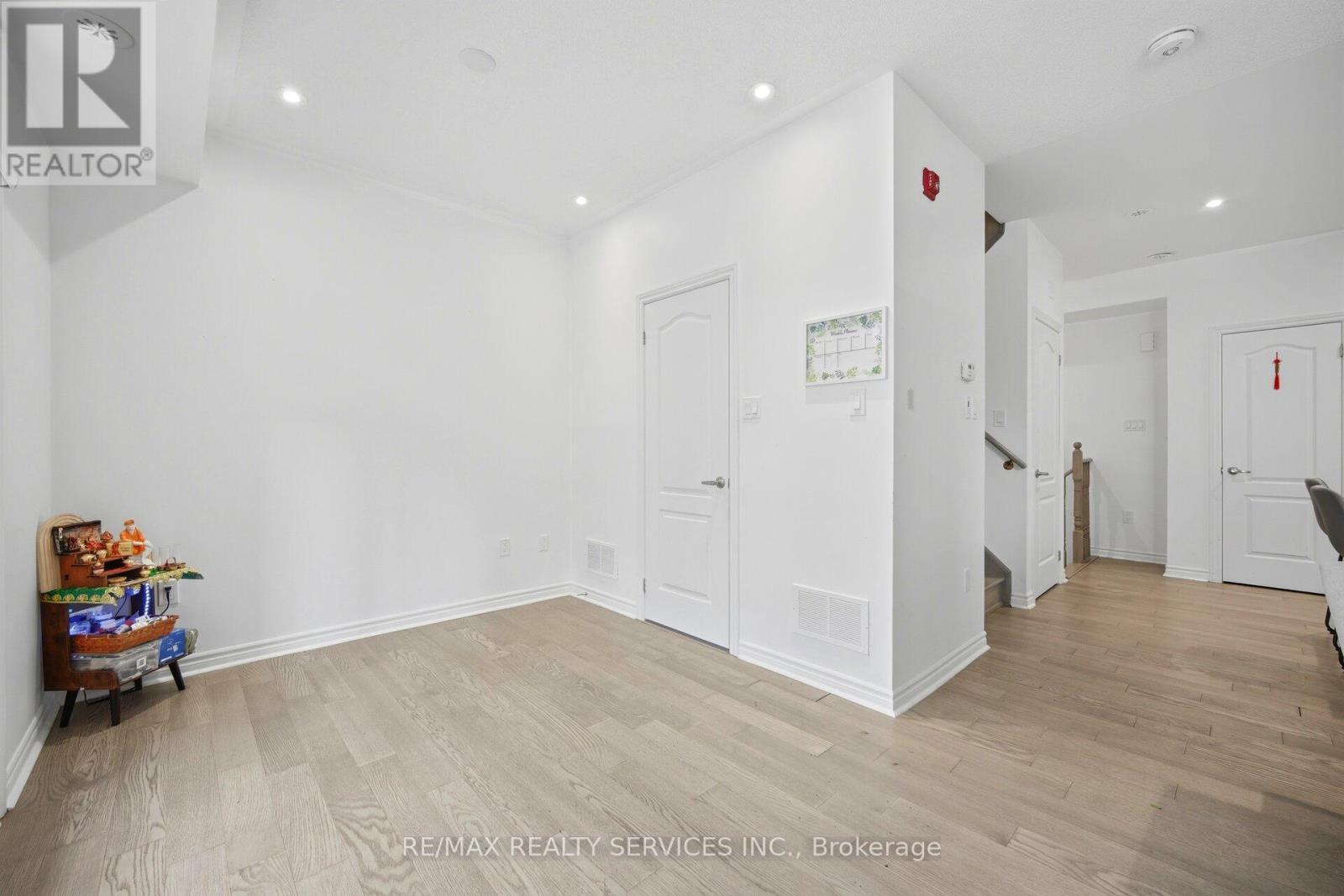 #48 65 ARMDALE ROAD - Image 17