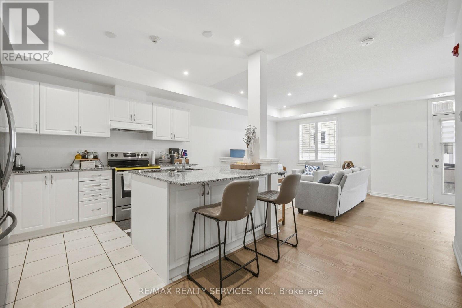 #48 65 ARMDALE ROAD - Image 7