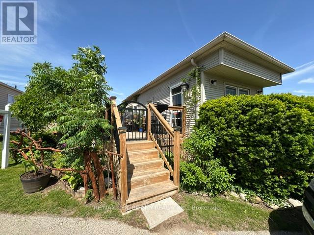 #41 2189 DUNDAS STREET E - 1