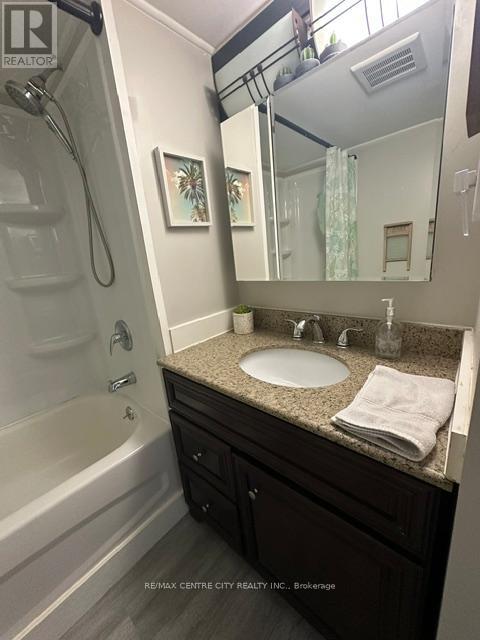 #41 2189 DUNDAS STREET E - 16