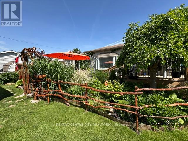 #41 2189 DUNDAS STREET E - 26