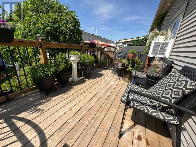 #41 2189 DUNDAS STREET E - 35