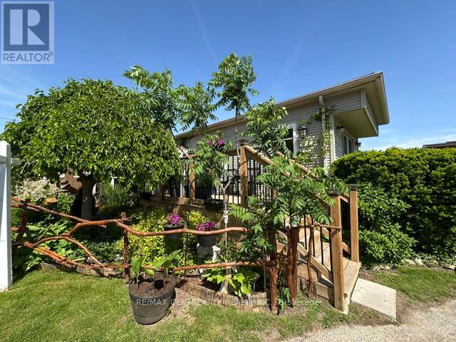 #41 2189 DUNDAS STREET E - 36
