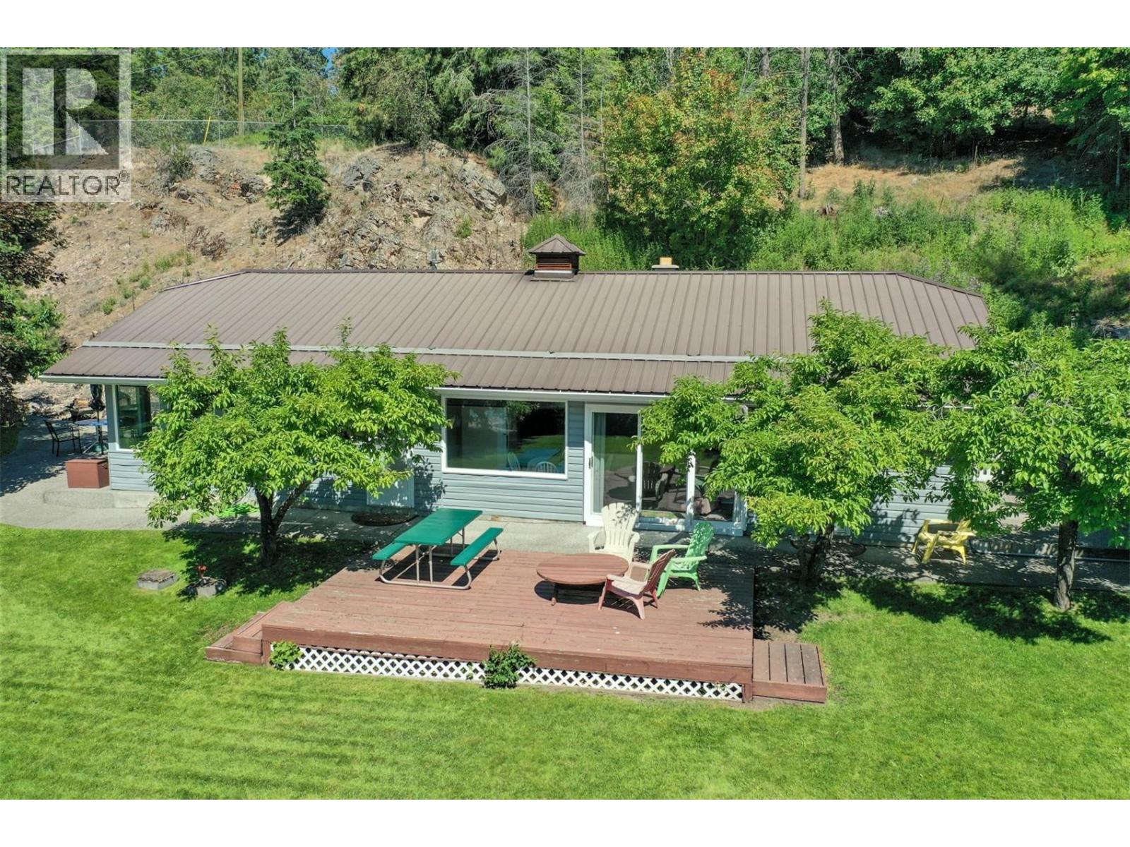 110 Russell Road - 23