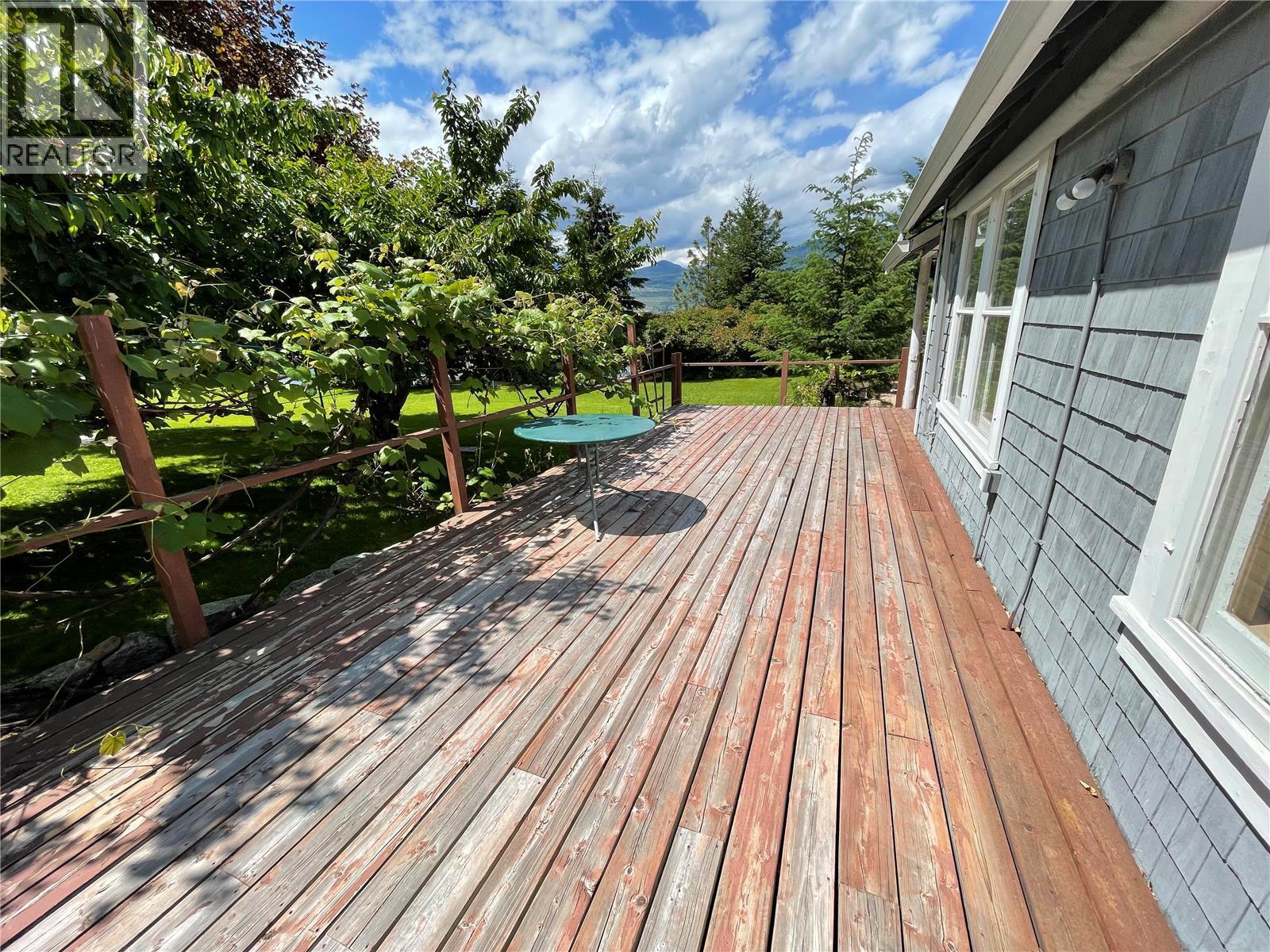 110 Russell Road - 42