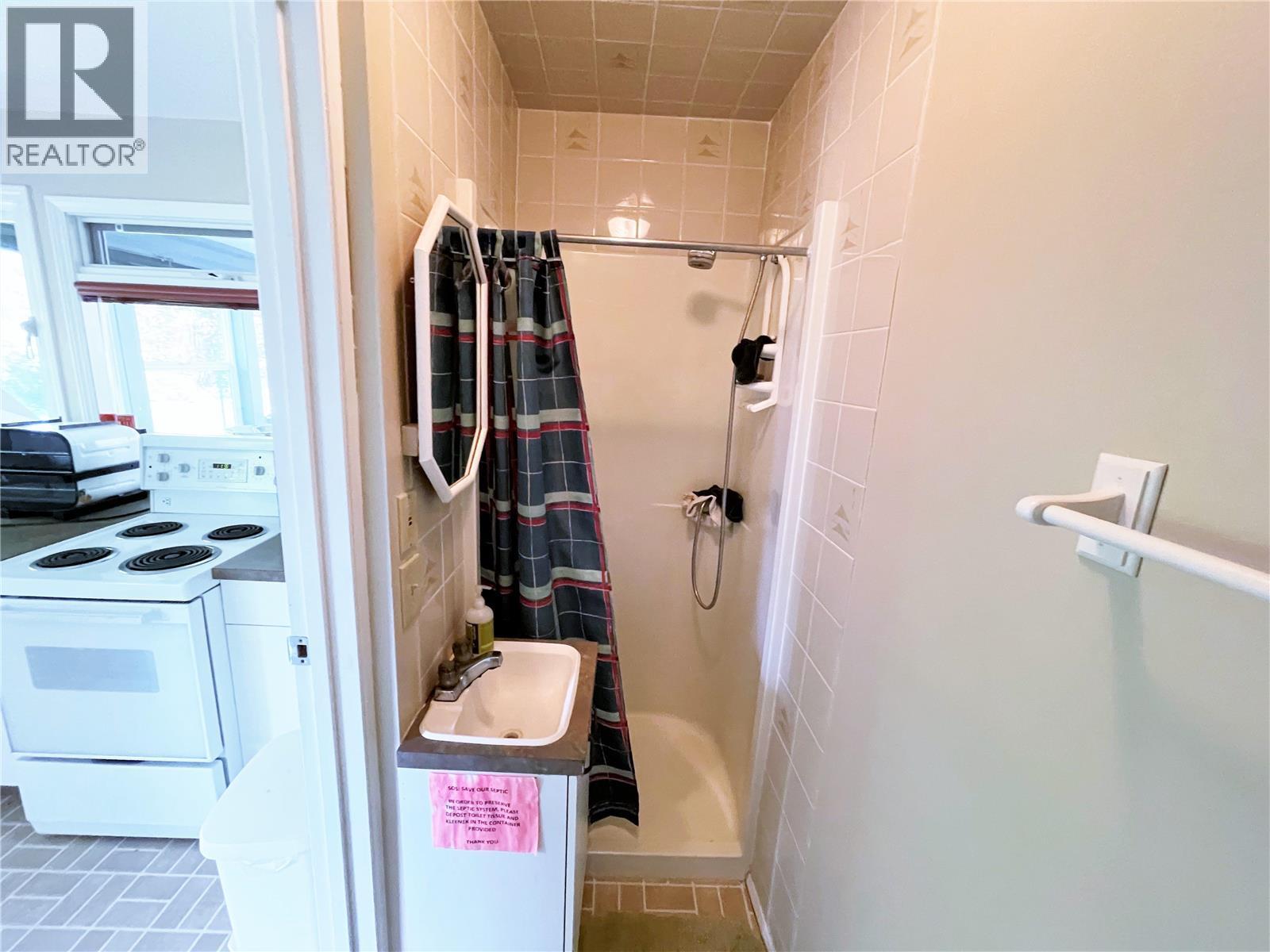 110 Russell Road - 31