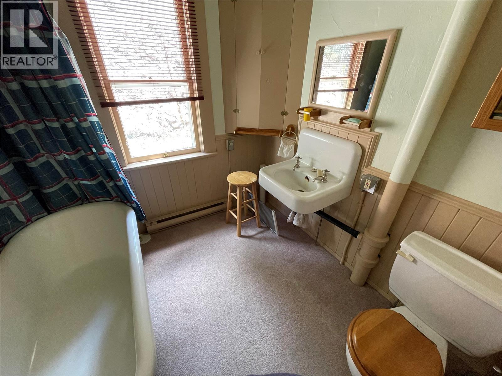 110 Russell Road - 40