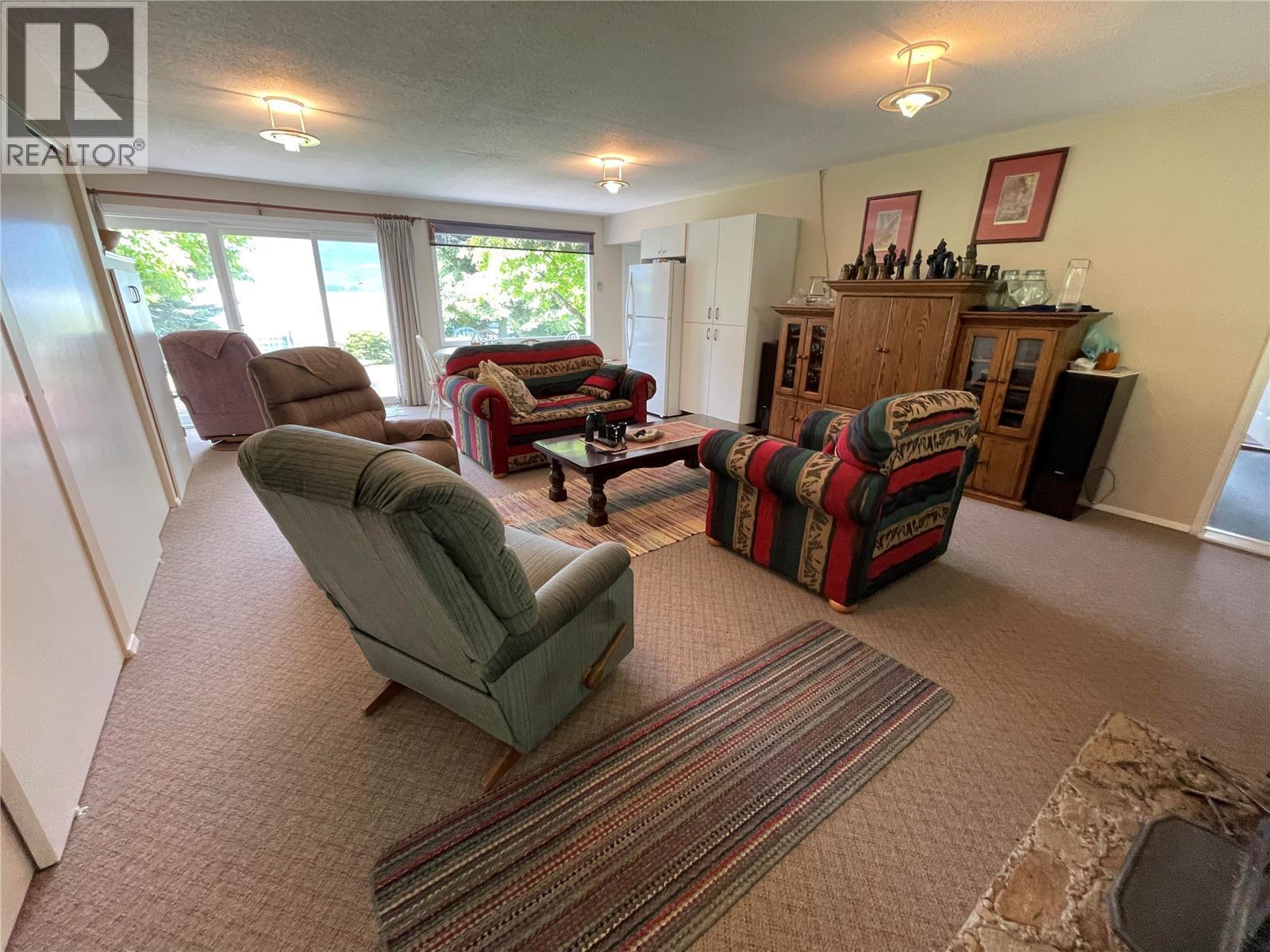 110 Russell Road - 28