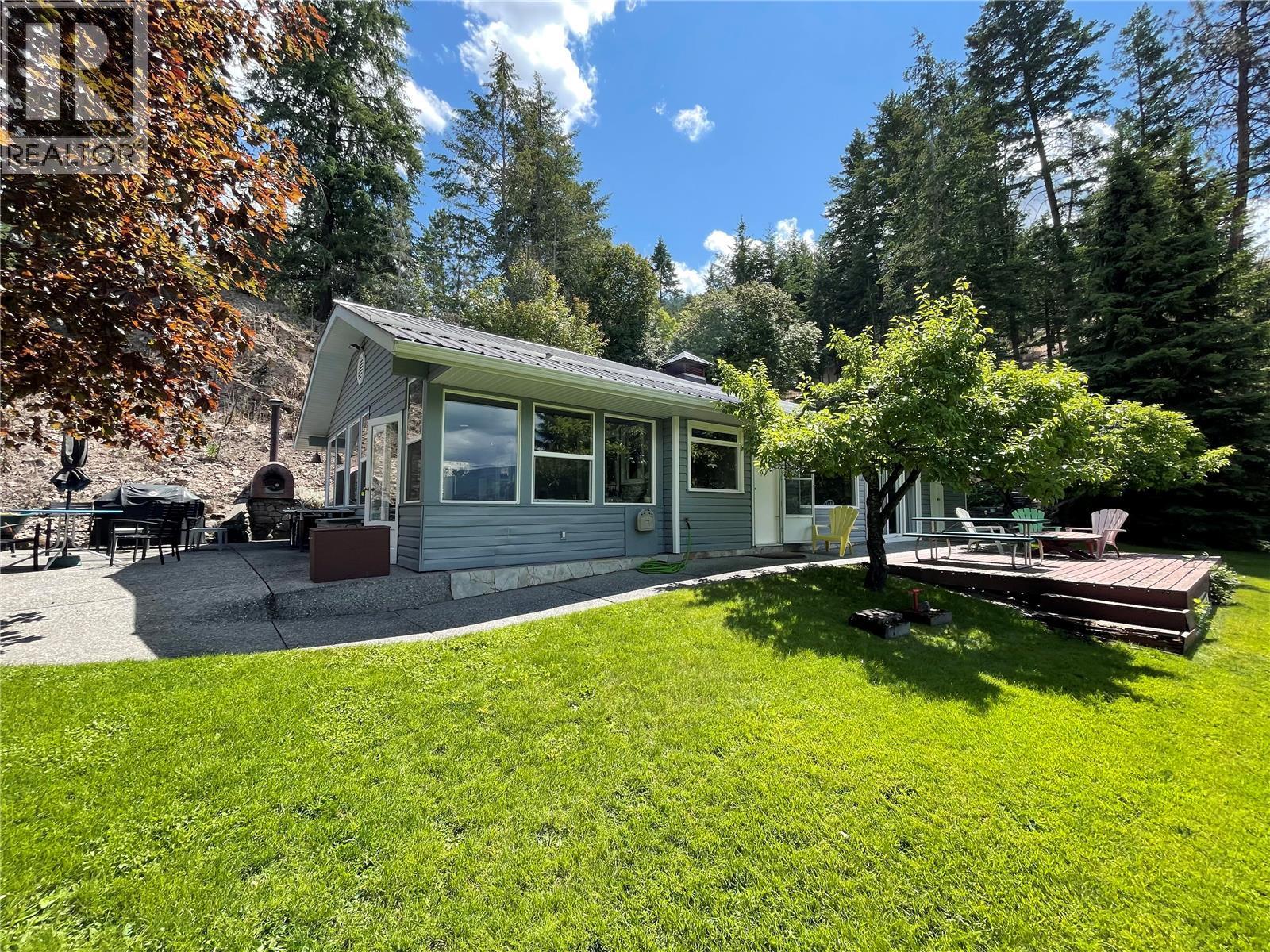 110 Russell Road - 25