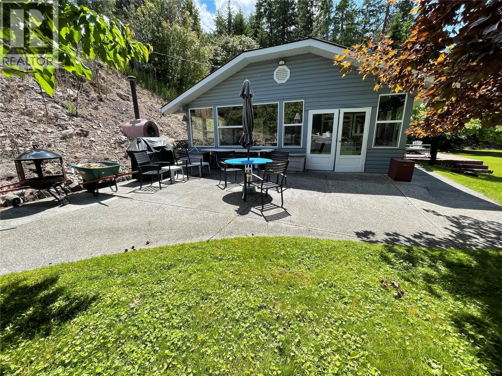 110 Russell Road - 26