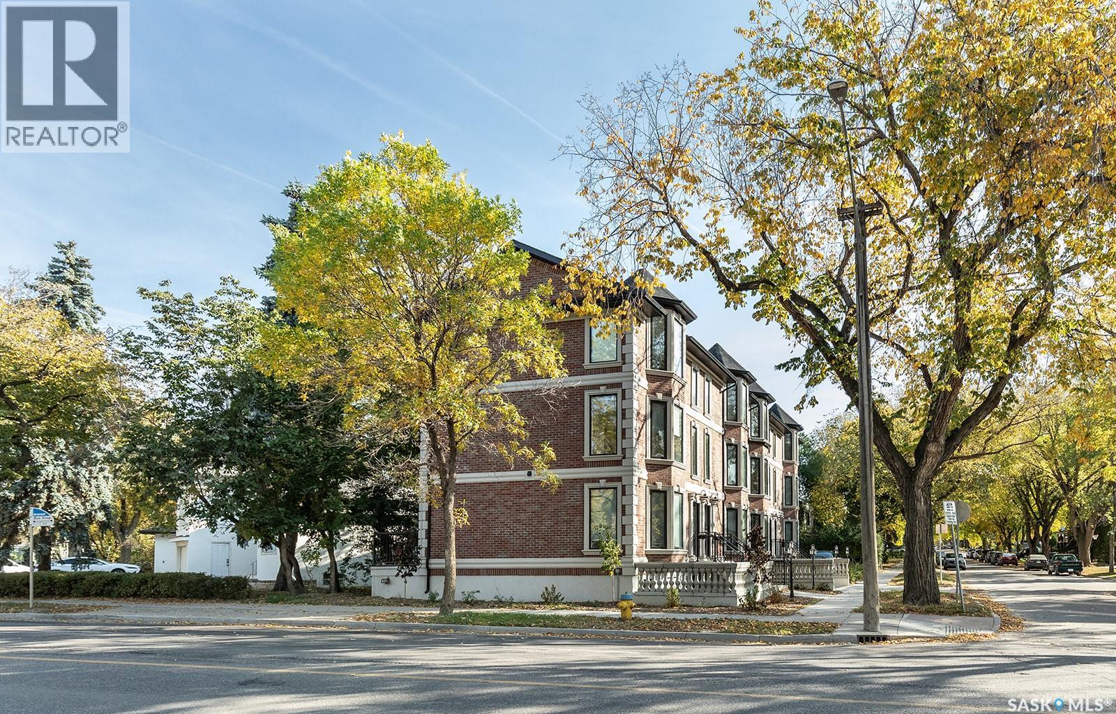 #1003 Osler STREET - 32