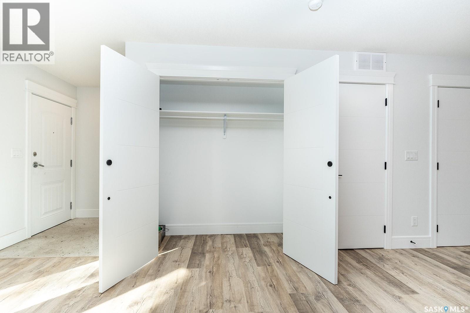 #1003 Osler STREET - 5