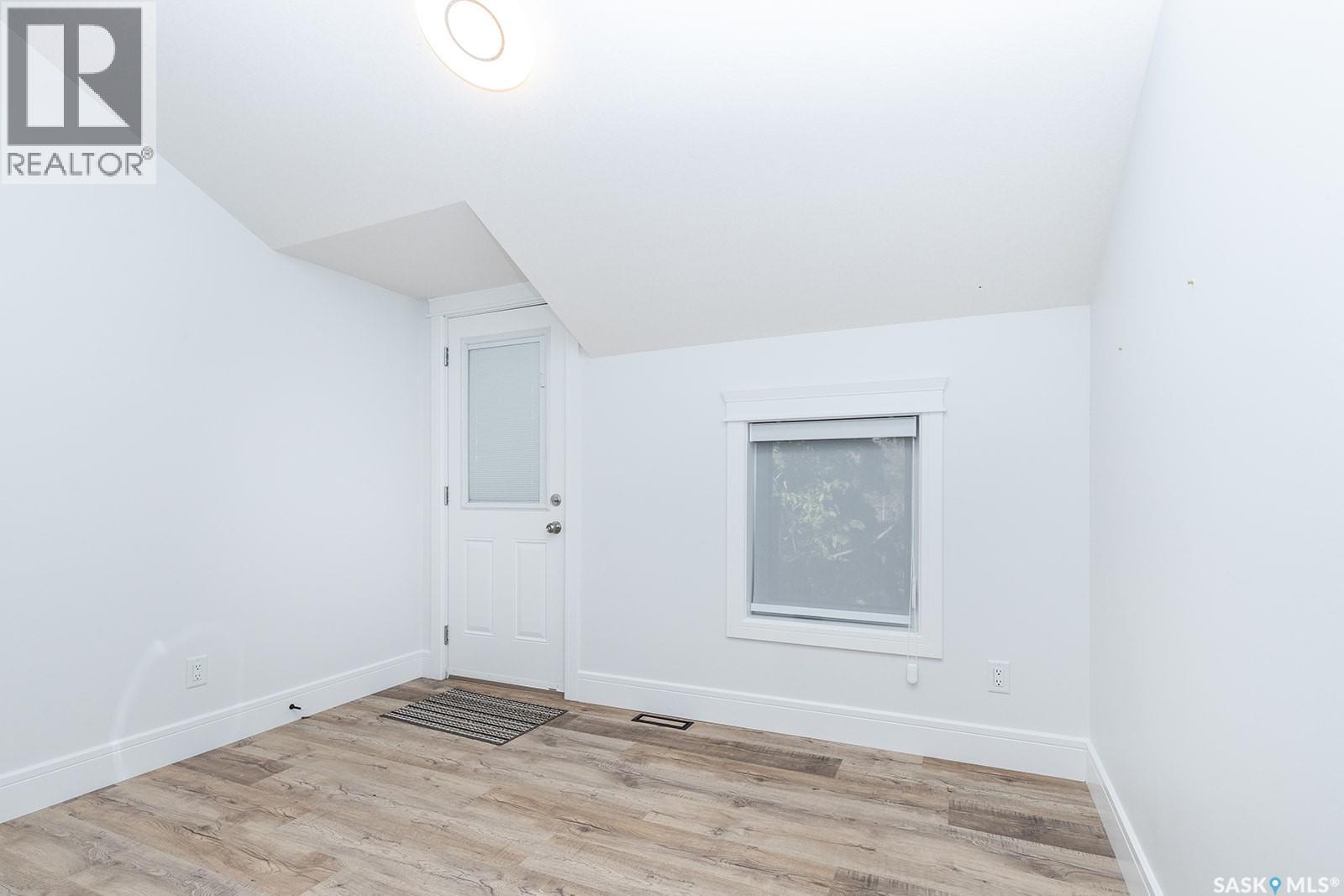 #1001 Osler STREET - 18