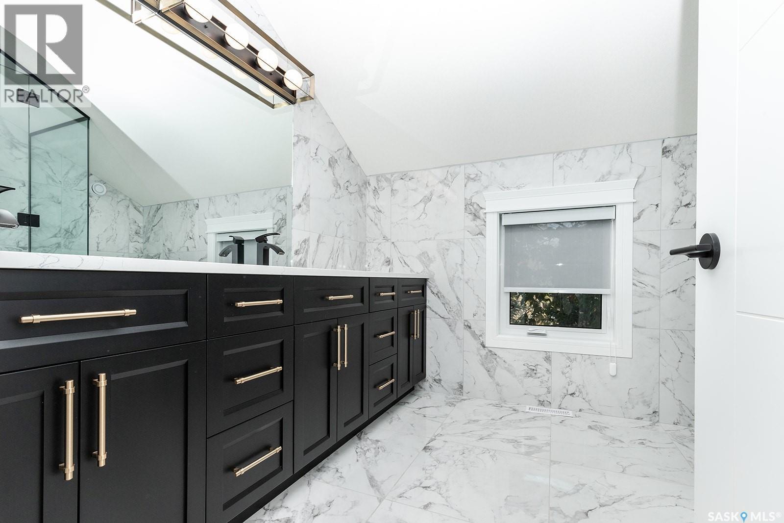 #1001 Osler STREET - 22