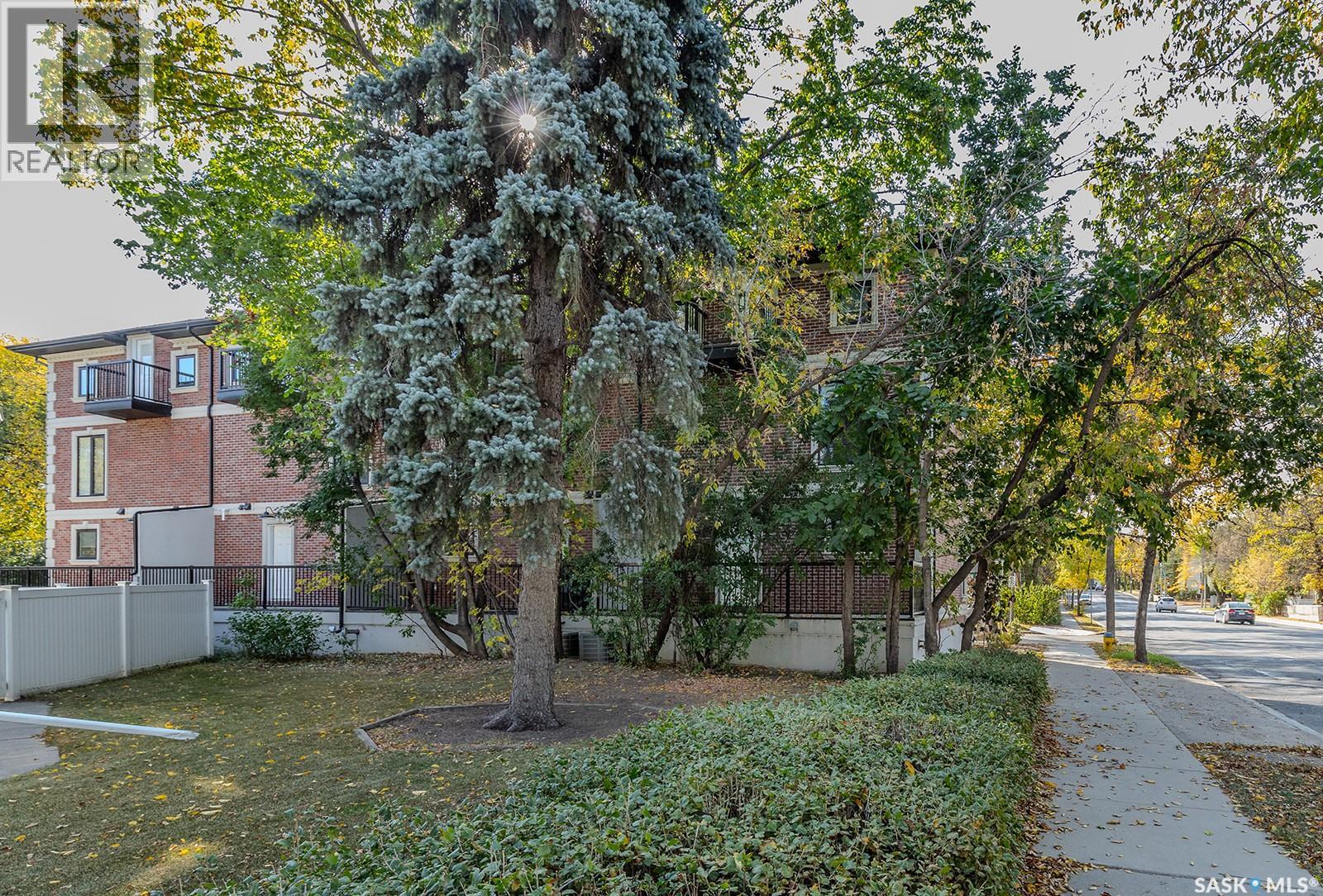 #1001 Osler STREET - 28