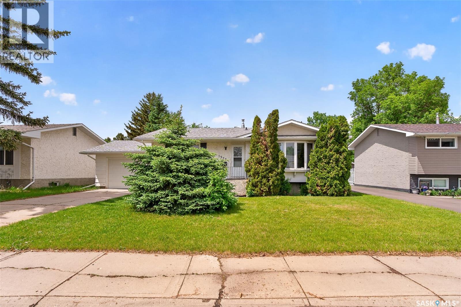 1373 Prince CRESCENT - 3