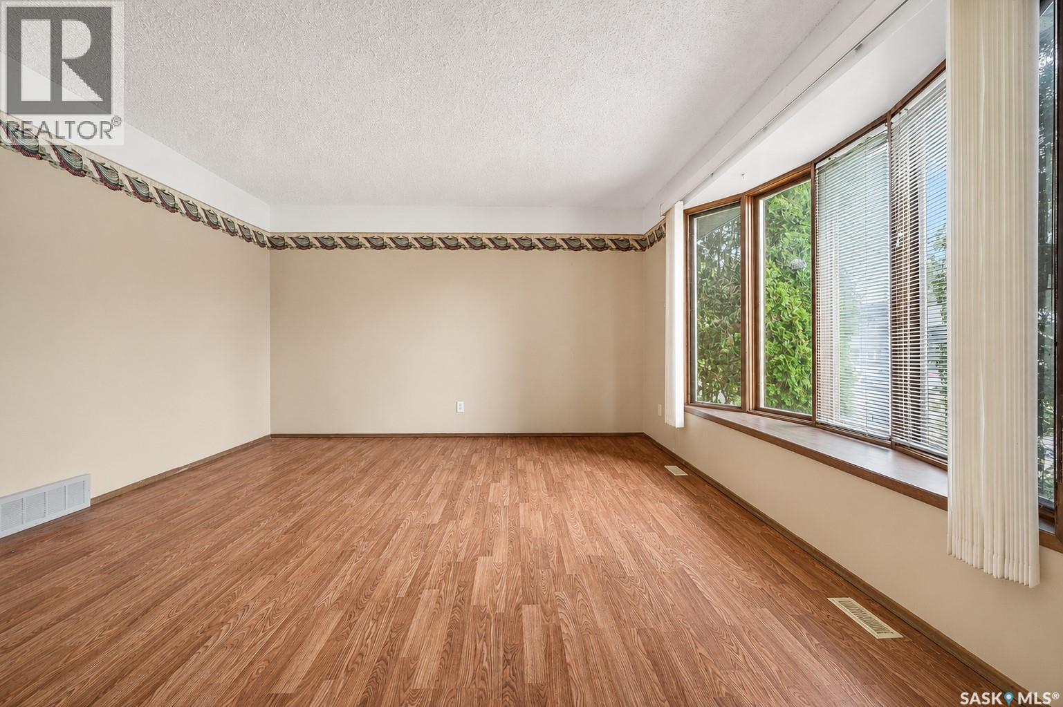 1373 Prince CRESCENT - 6