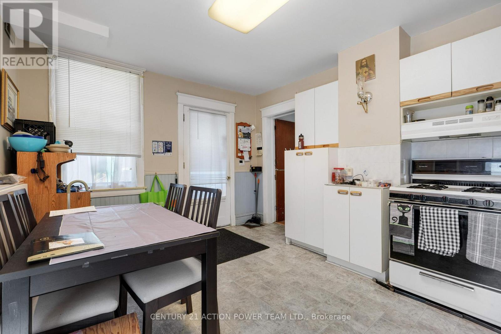 222 MONTFORT STREET - 10