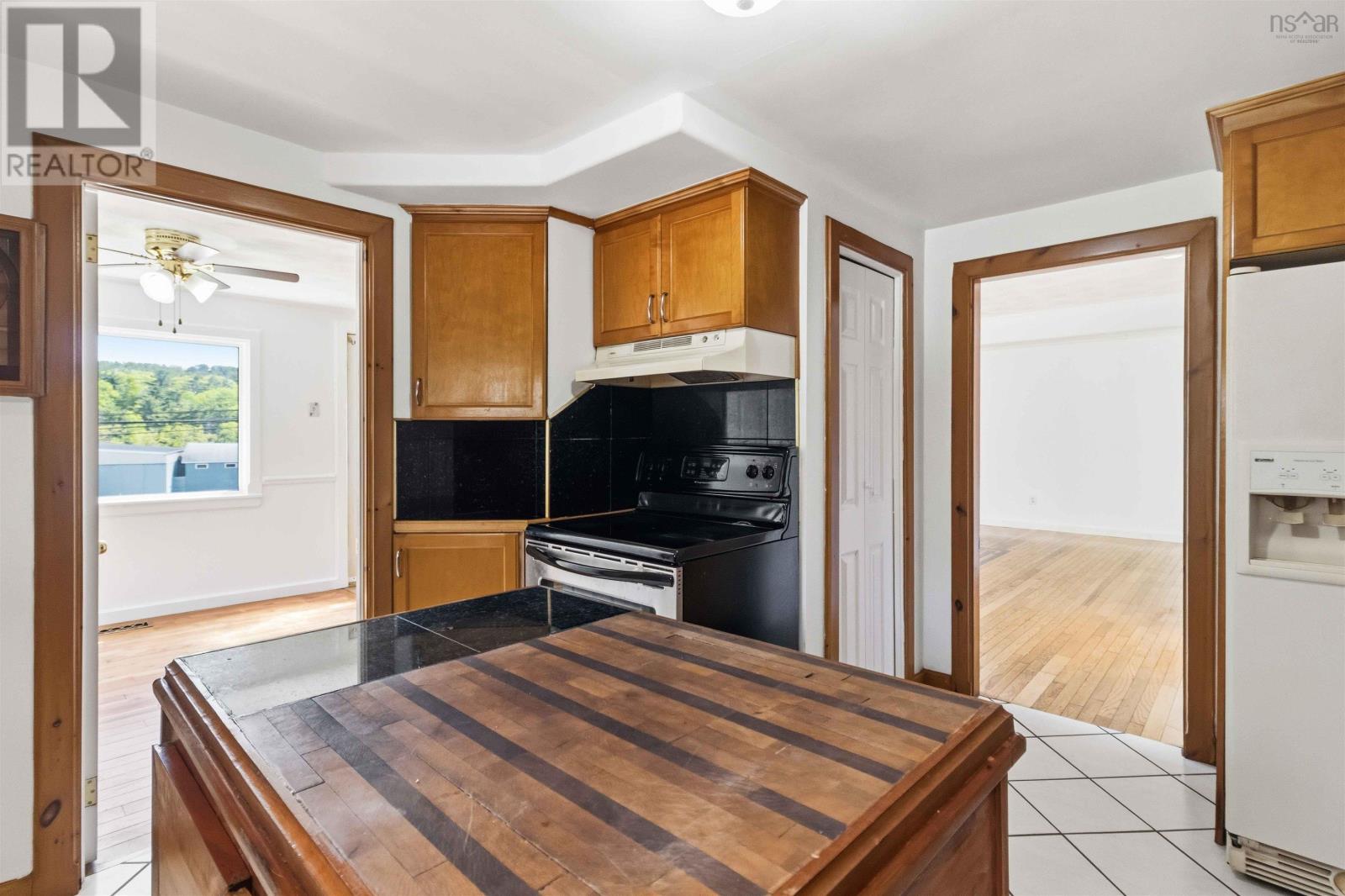 Property 1 of 32 of 114 Lahave Street