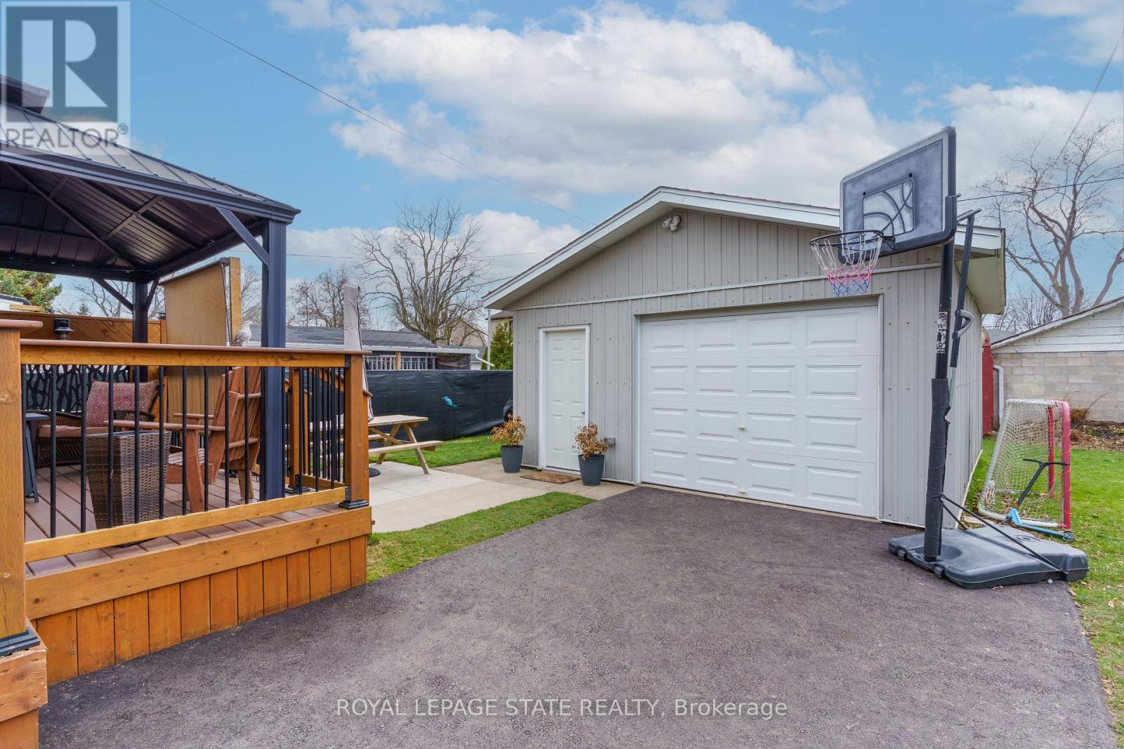 109 WILTON AVENUE - 33