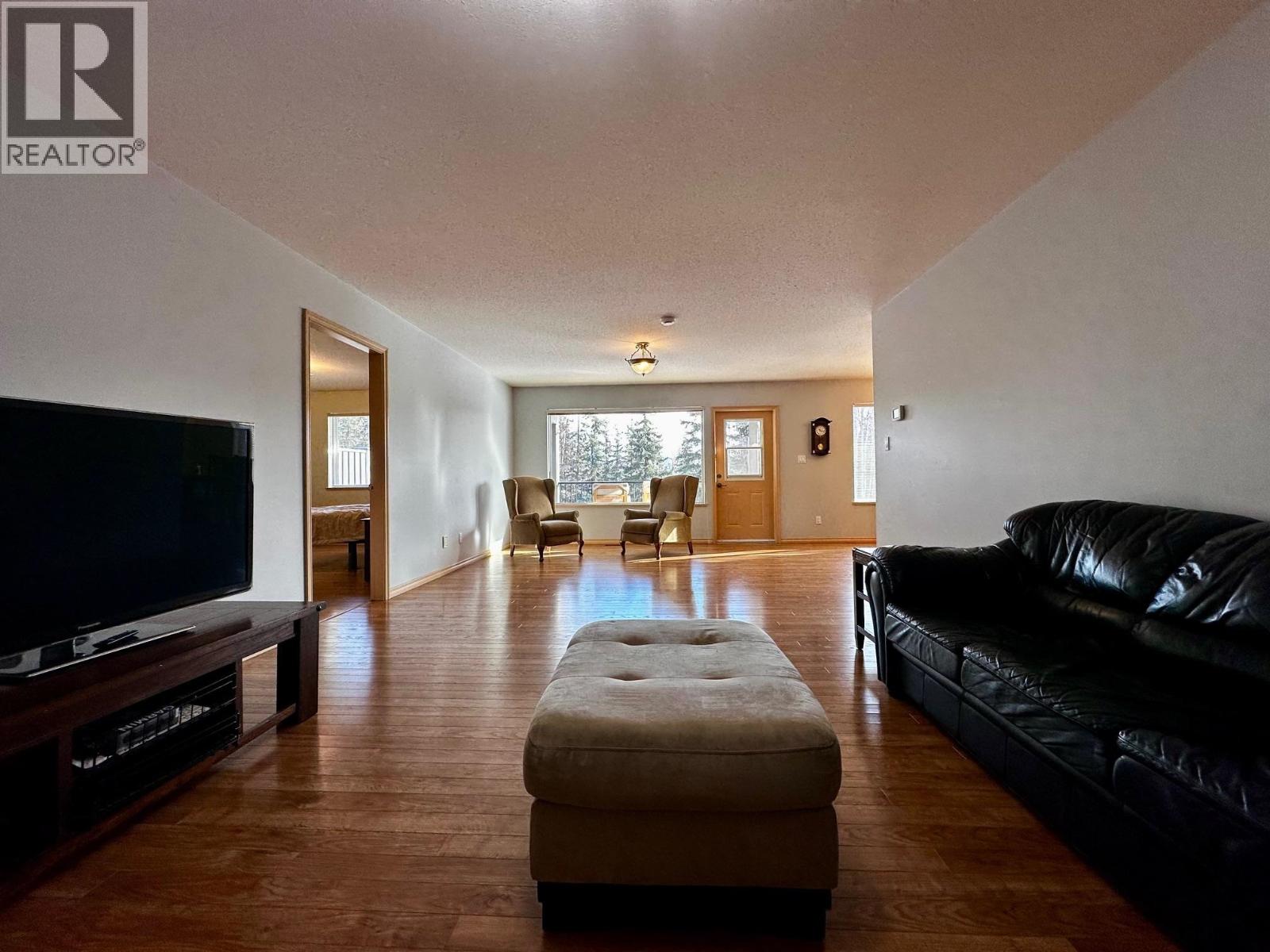 #A-B 3640 VICTORIA DRIVE - 9