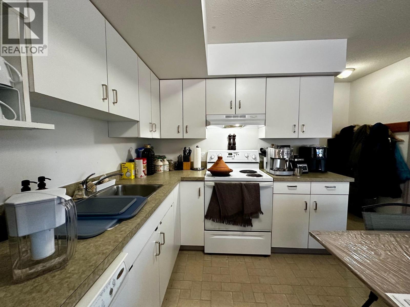 #A-B 3640 VICTORIA DRIVE - 33