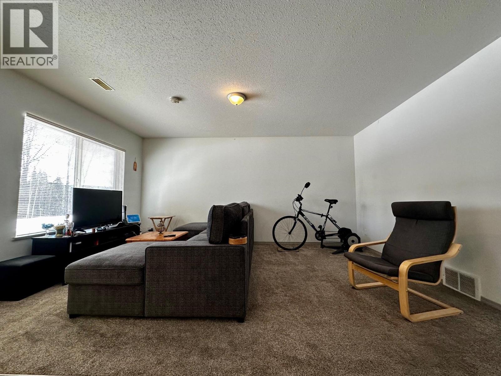#A-B 3640 VICTORIA DRIVE - 29
