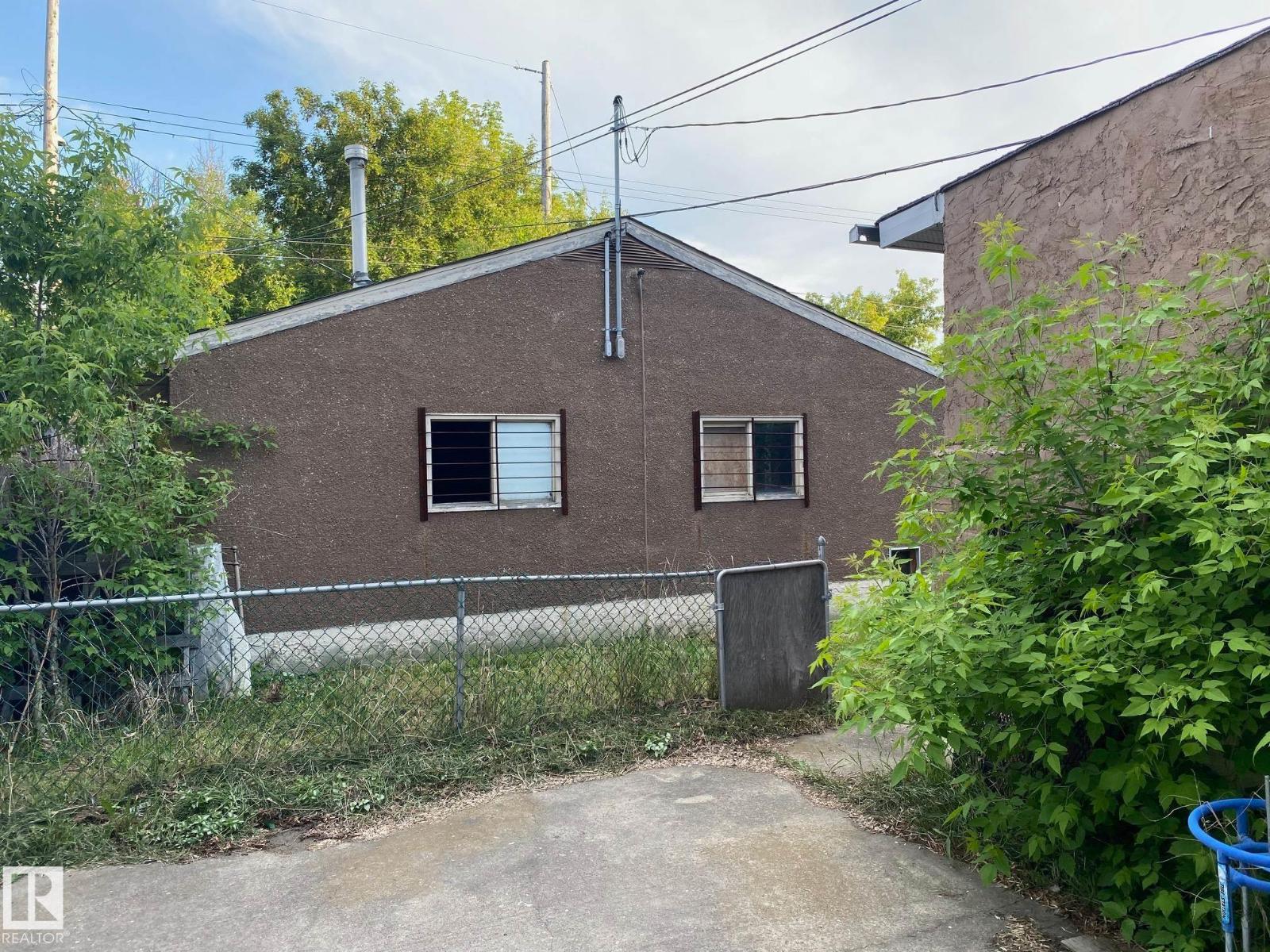 9143 78 AV NW — photo 16