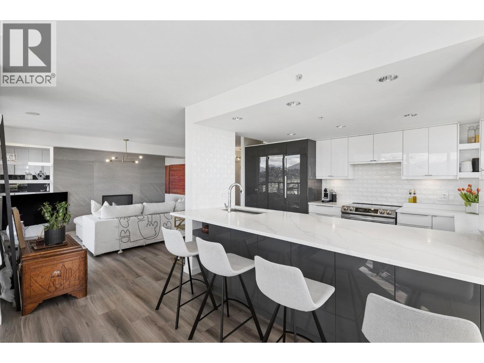 3203 2138 MADISON AVENUE, Burnaby