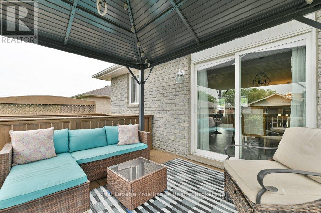 35 RIDGEVIEW LANE - 30