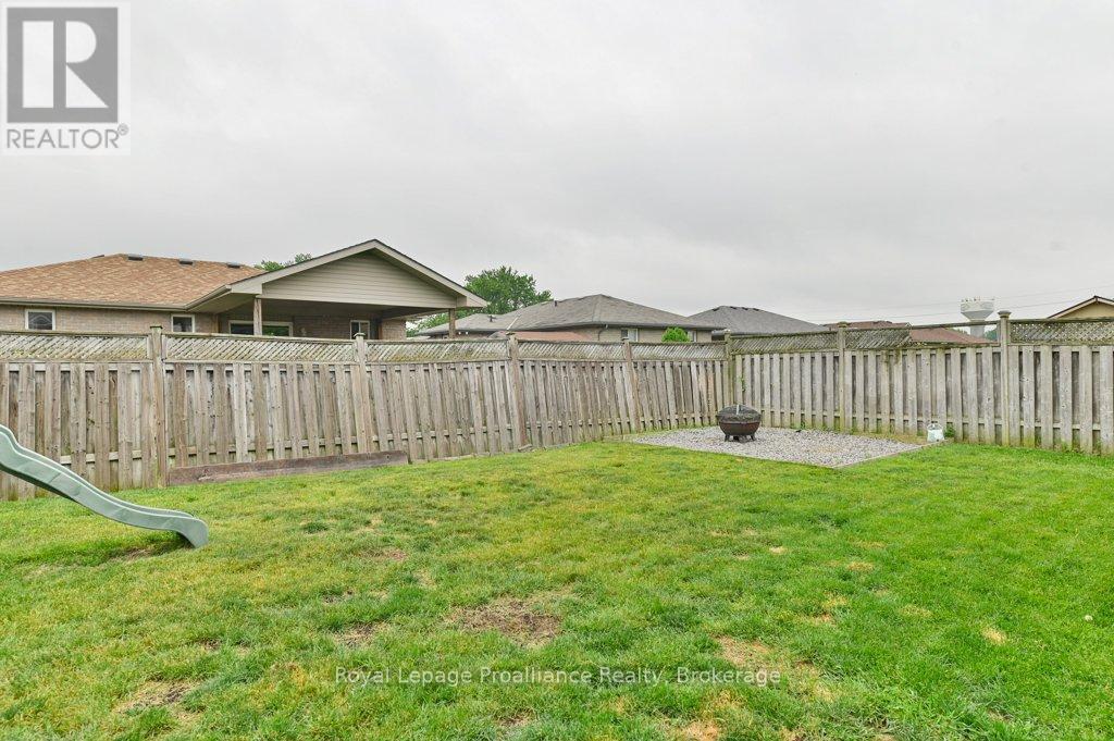 35 RIDGEVIEW LANE - 33