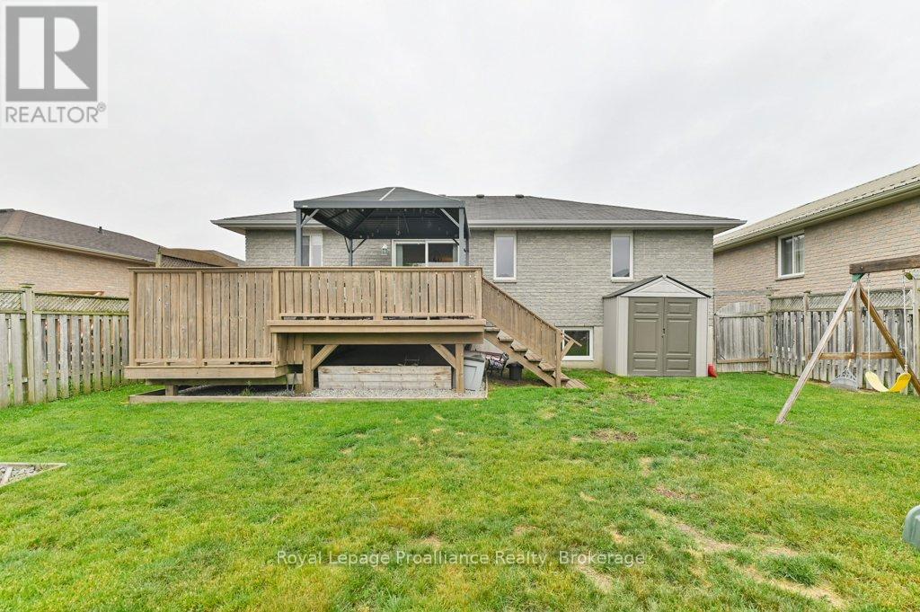 35 RIDGEVIEW LANE - 36