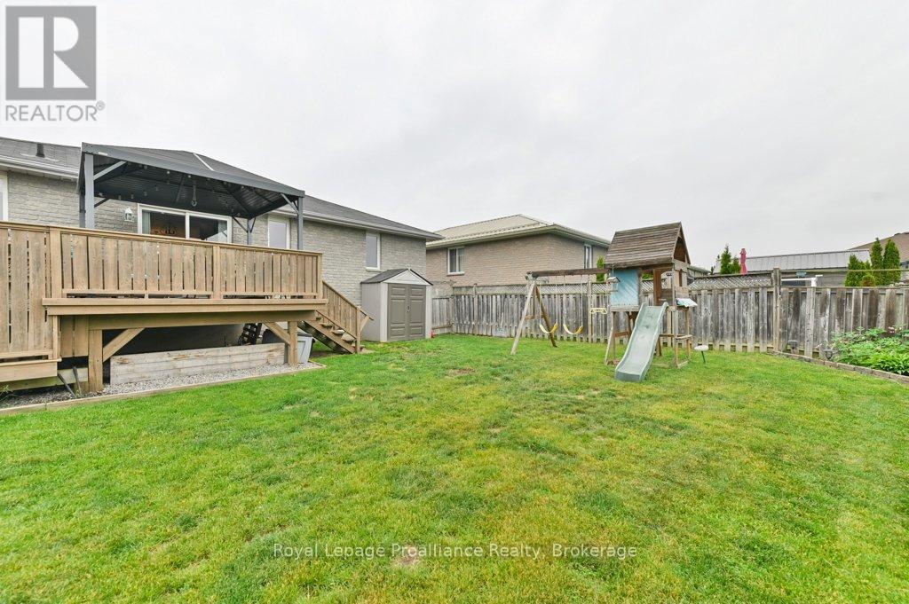 35 RIDGEVIEW LANE - 37