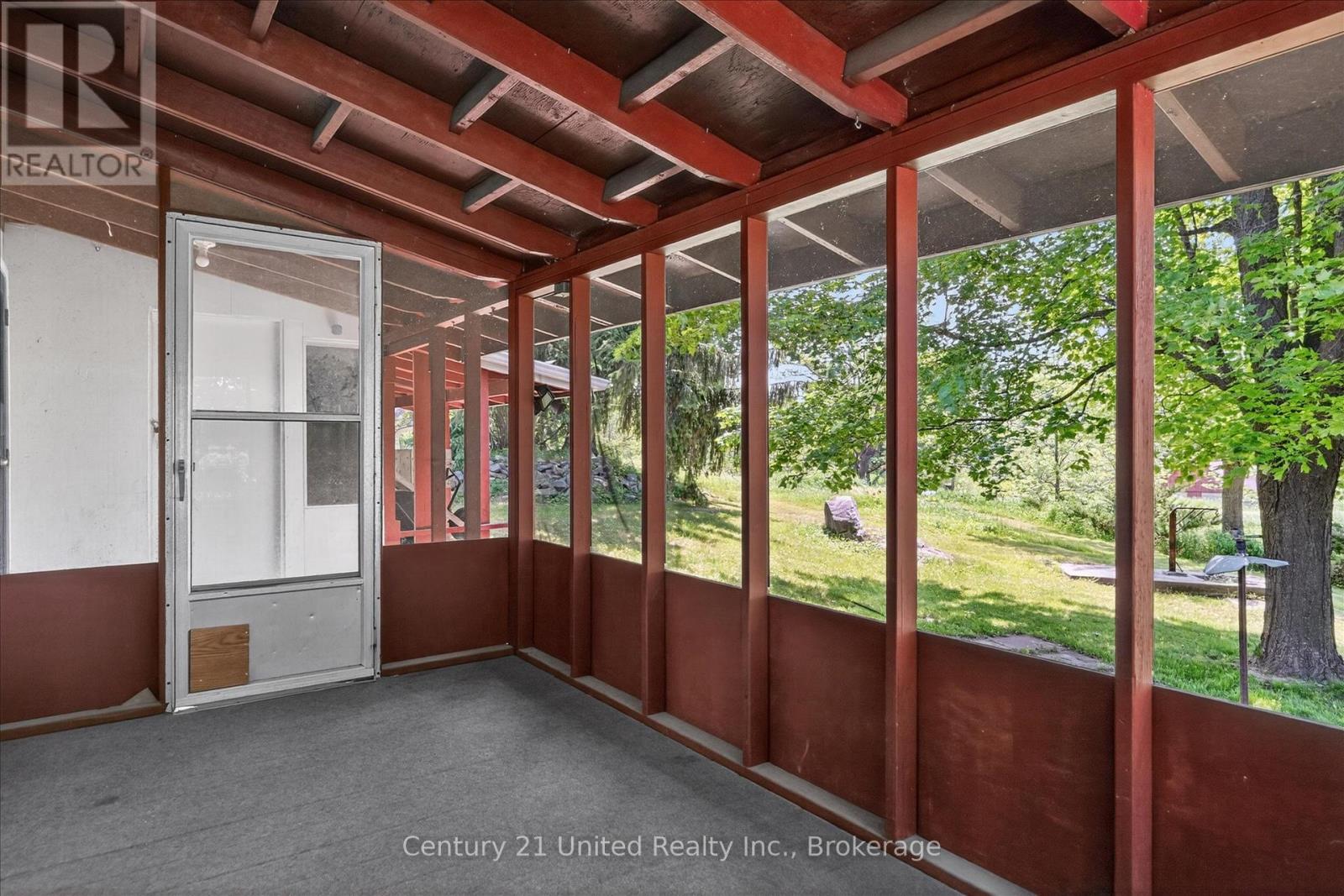 323 ST LAWRENCE STREET W - 12