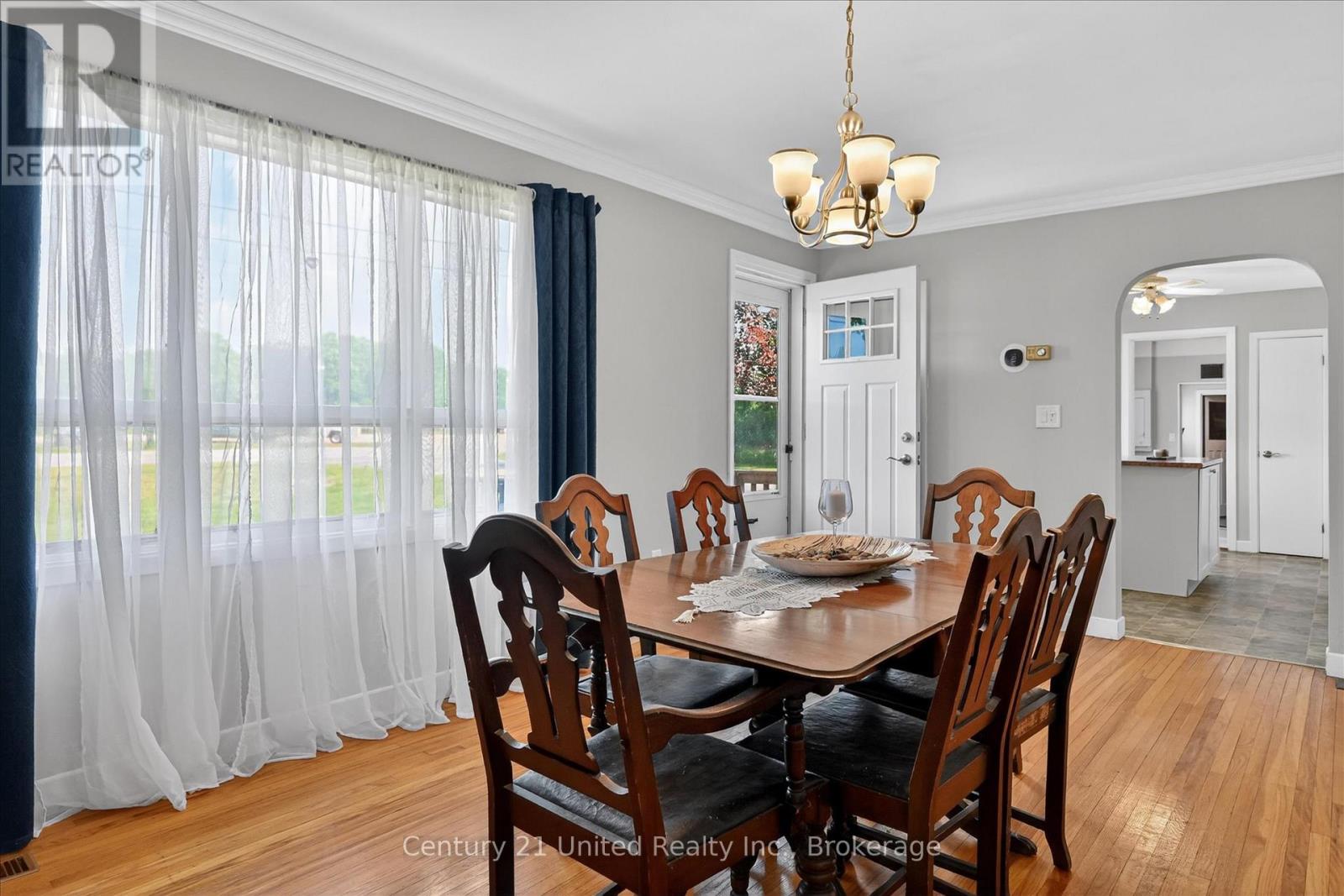 323 ST LAWRENCE STREET W - 20
