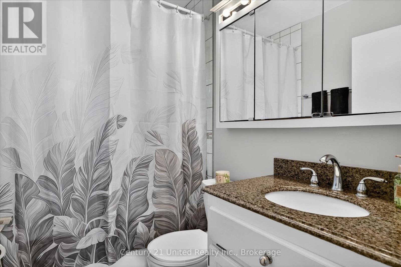 323 ST LAWRENCE STREET W - 25
