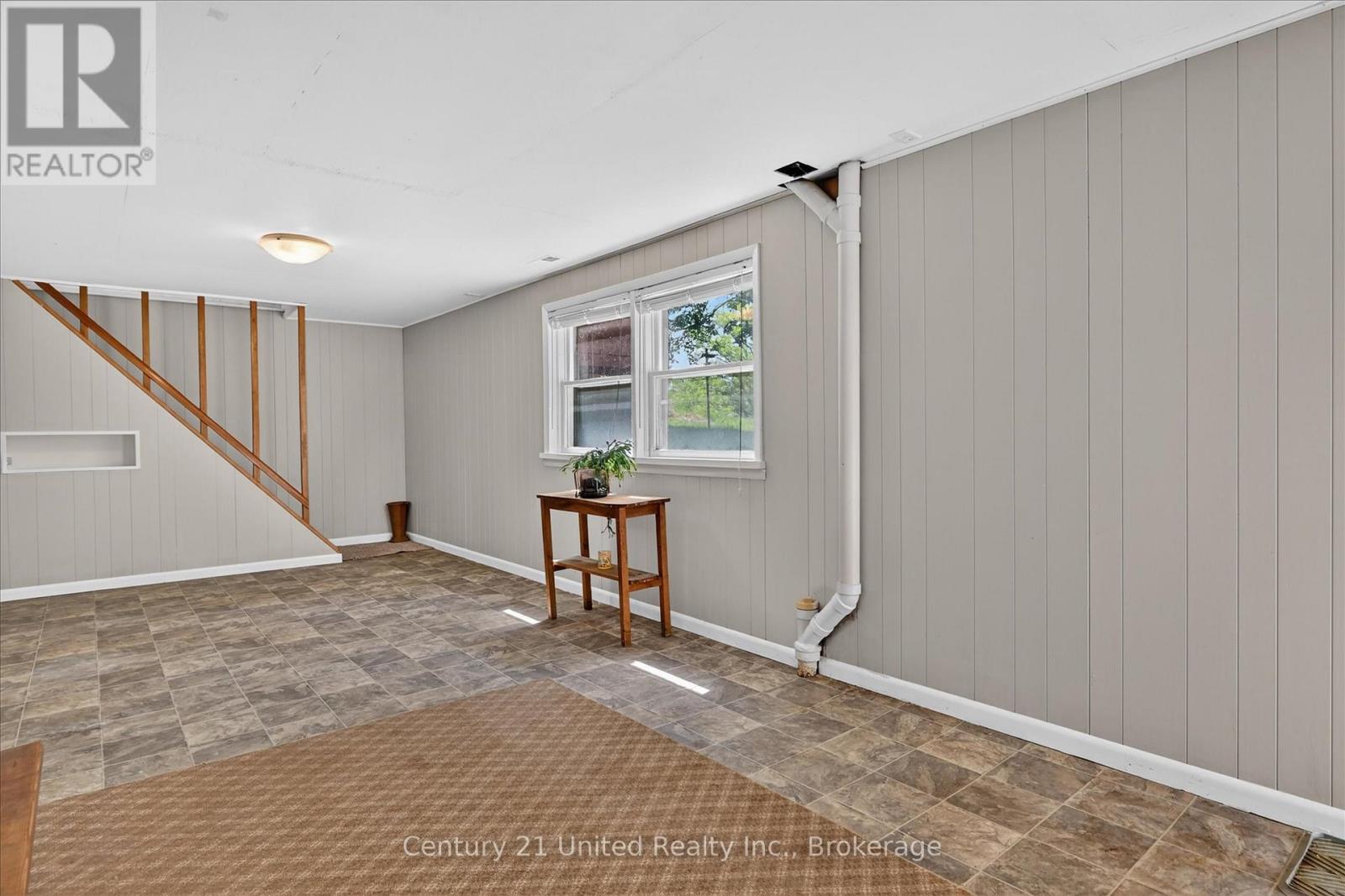 323 ST LAWRENCE STREET W - 31
