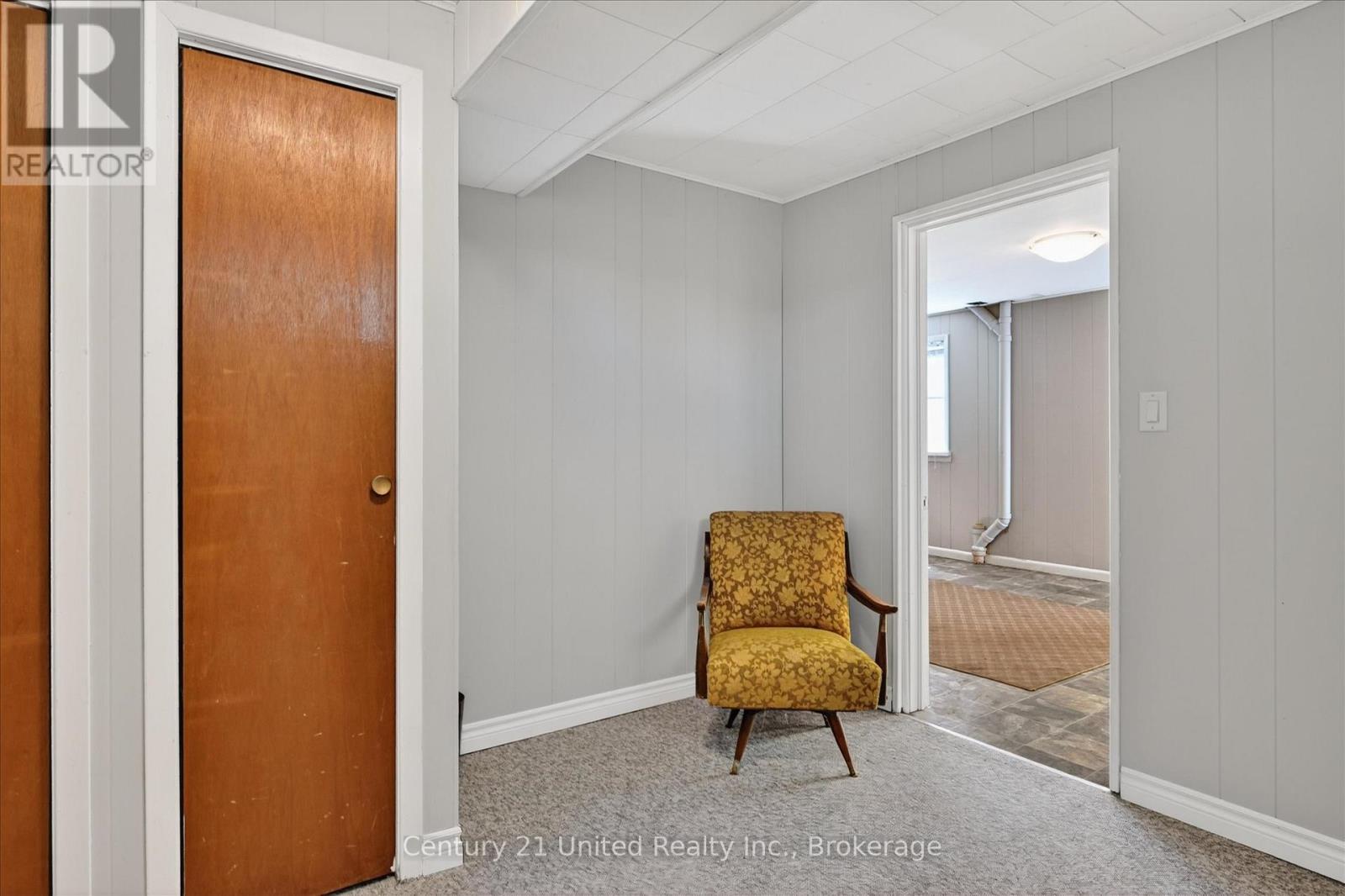 323 ST LAWRENCE STREET W - 33