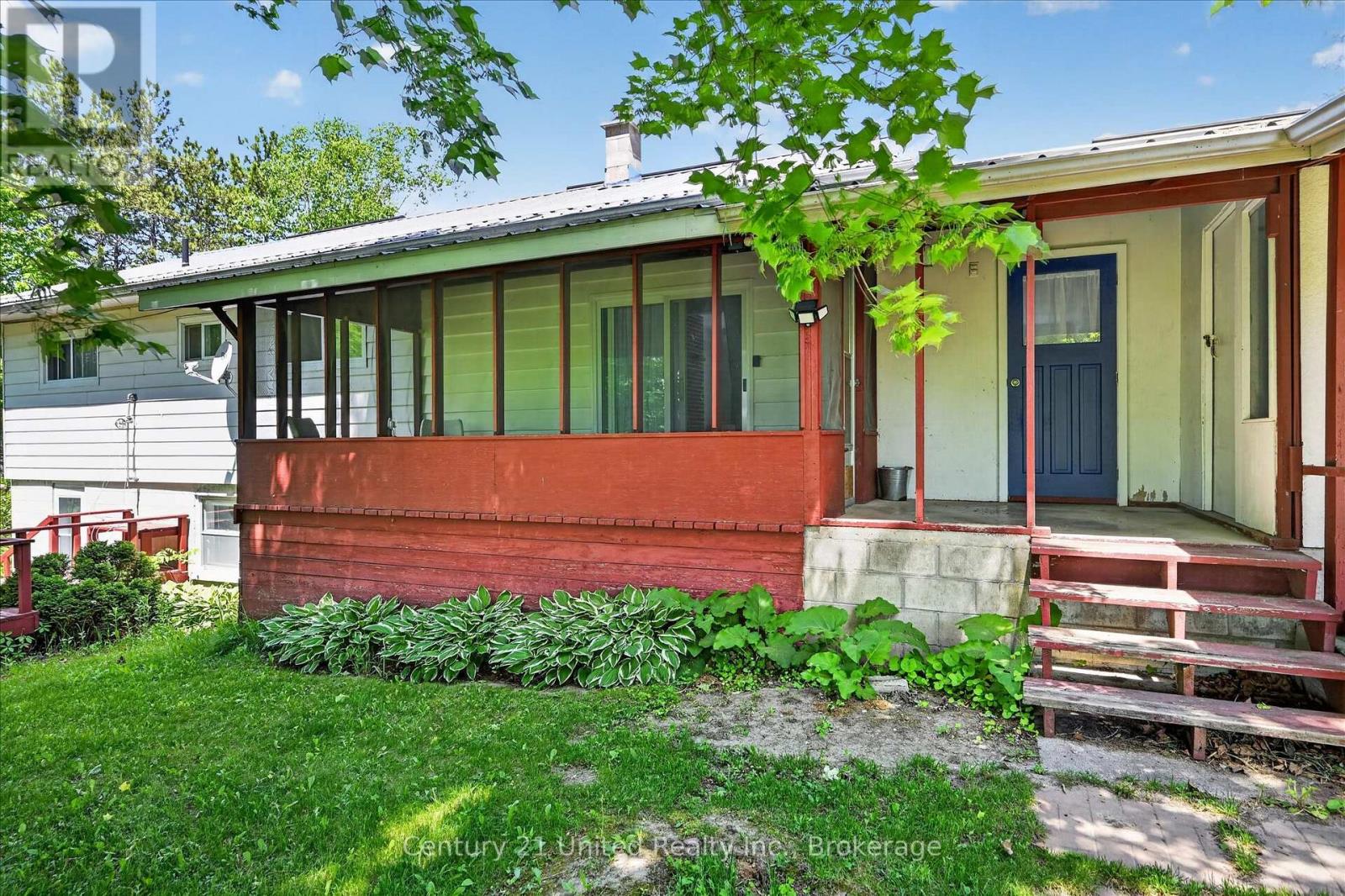 323 ST LAWRENCE STREET W - 37