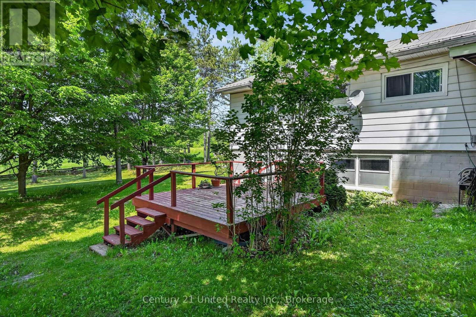 323 ST LAWRENCE STREET W - 39