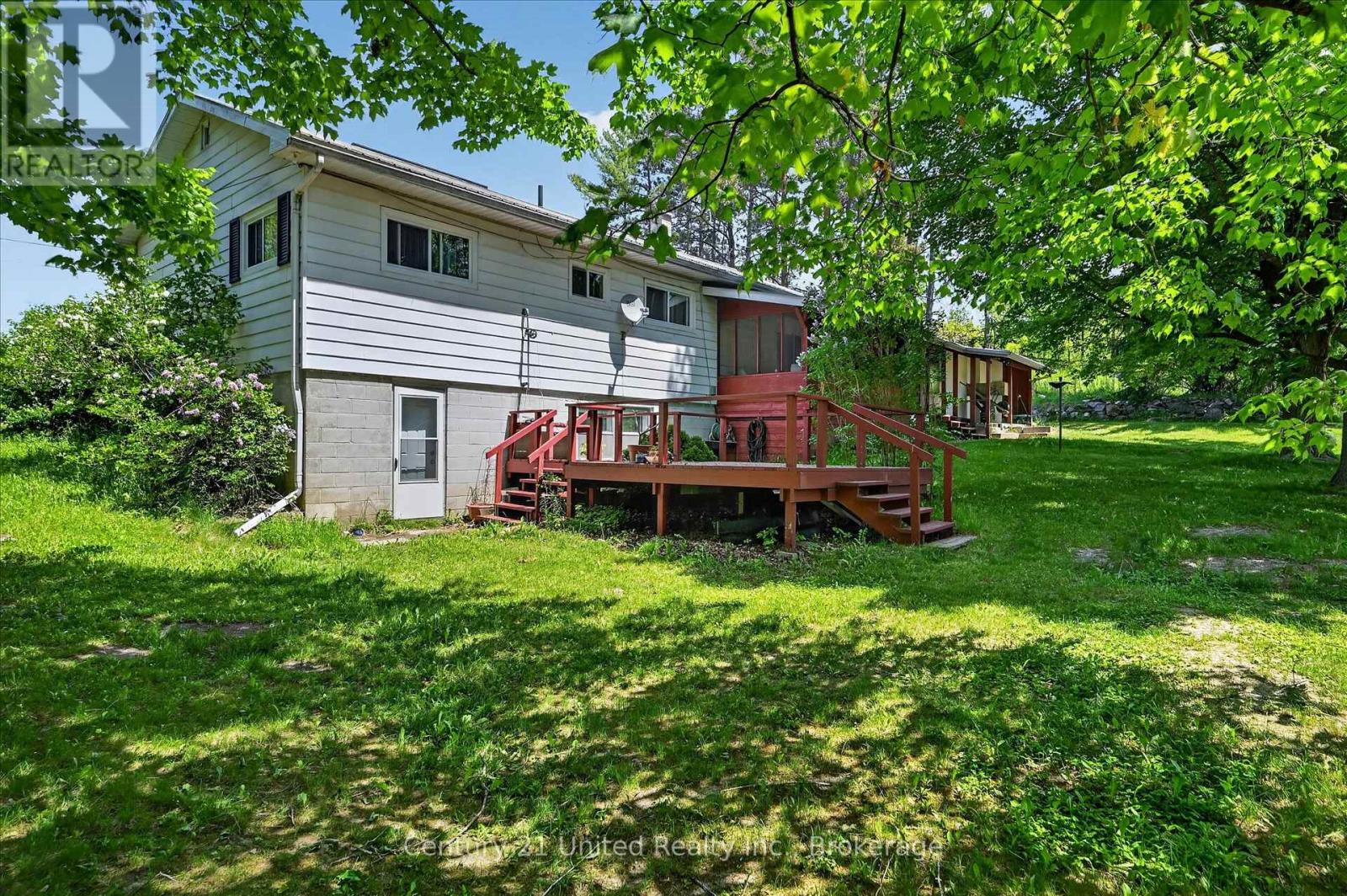 323 ST LAWRENCE STREET W - 40