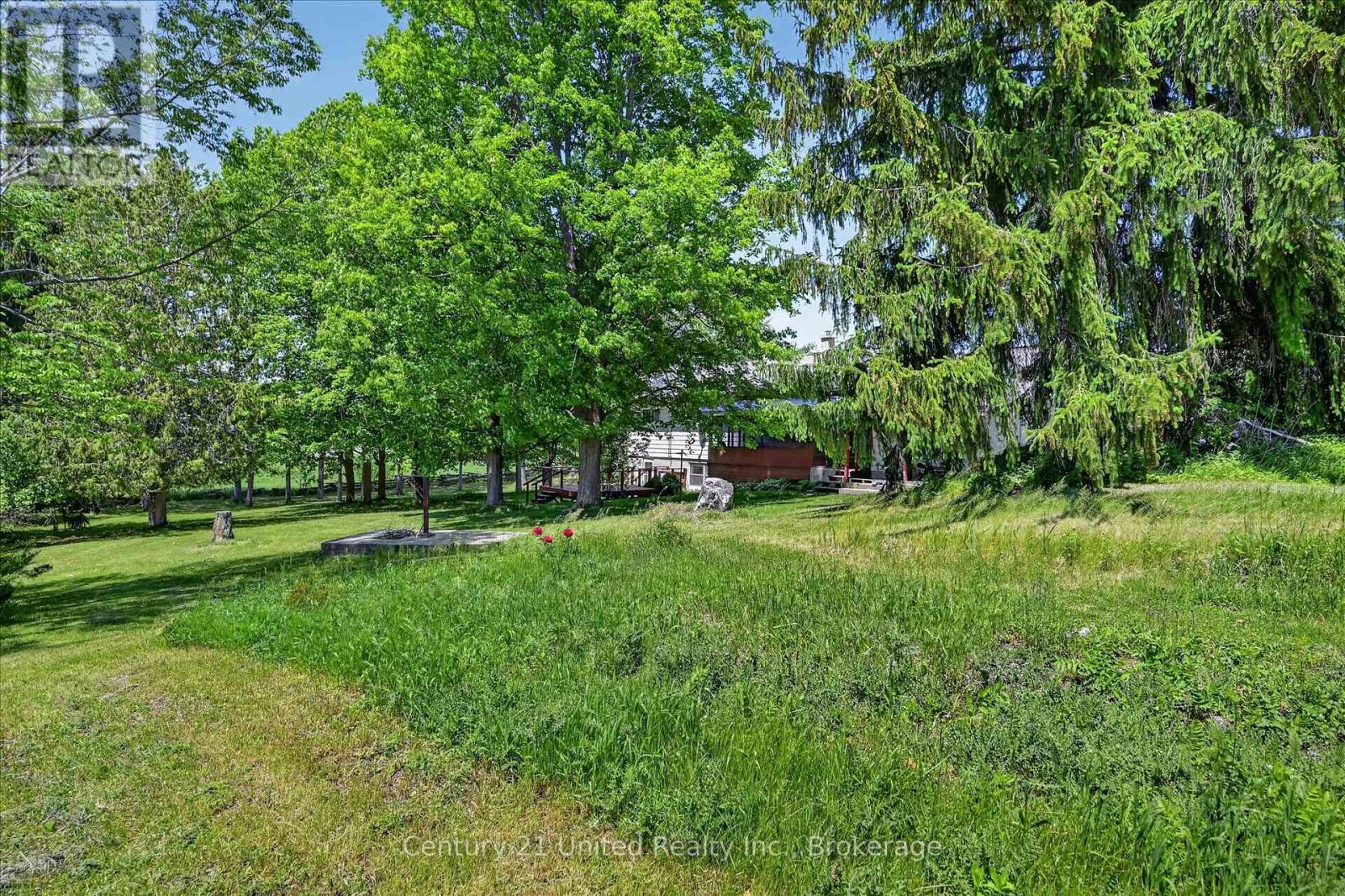323 ST LAWRENCE STREET W - 48