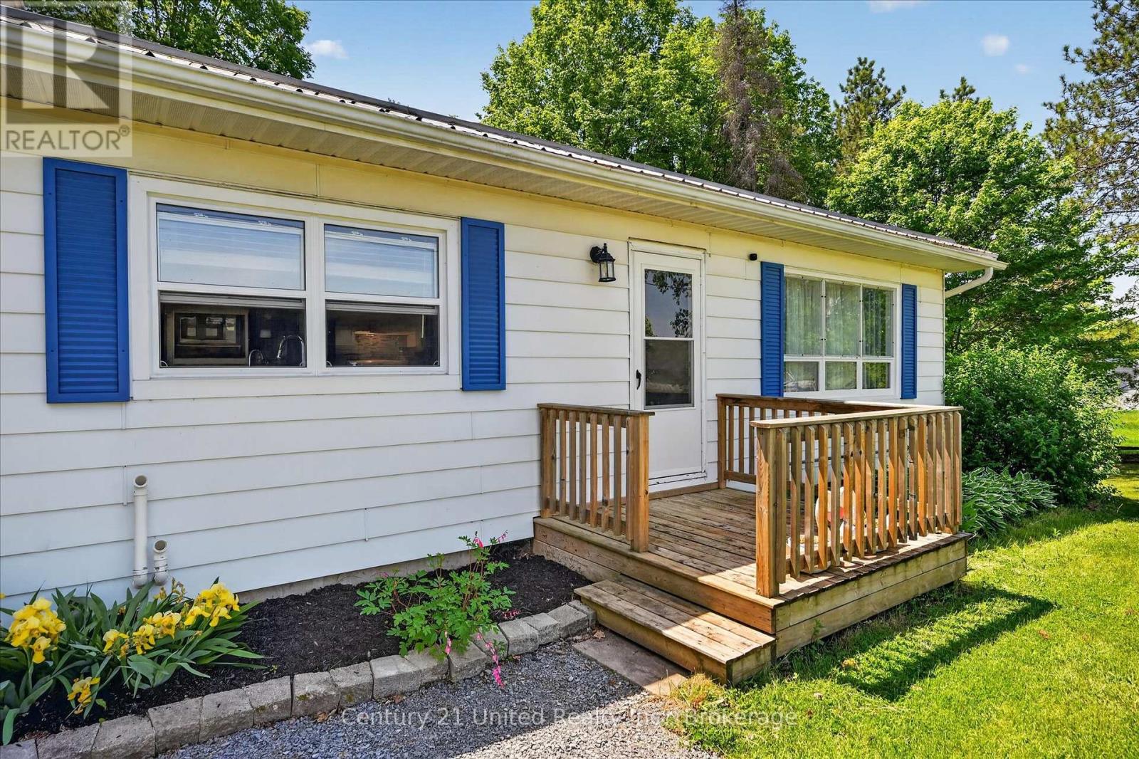 323 ST LAWRENCE STREET W - 5